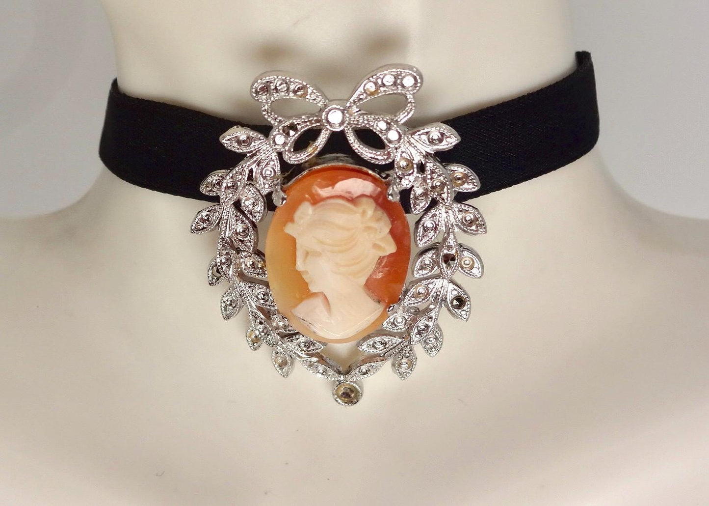 Vintage Shell Cameo 925 Sterling Silver Necklace Pin Choker