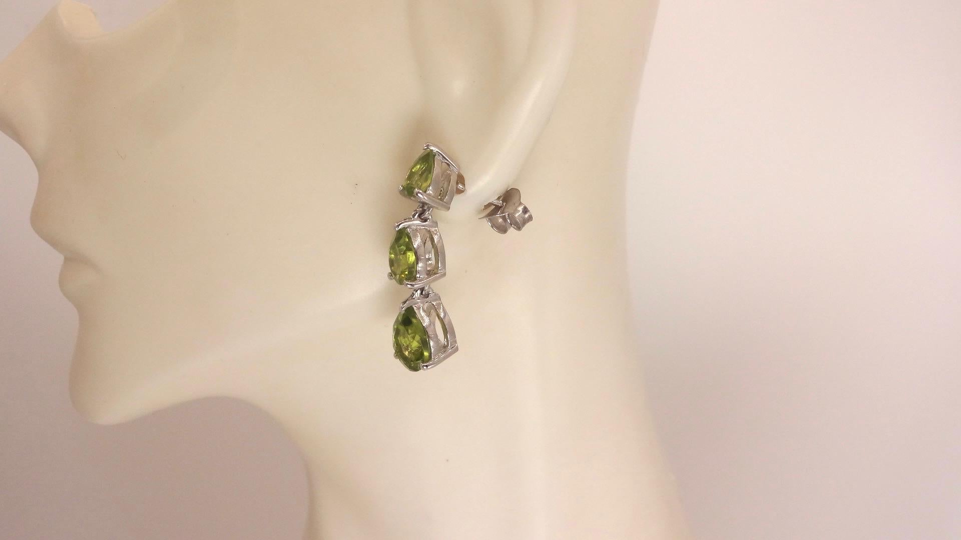 Vintage Green Peridot post 925 Sterling Silver button Earrings