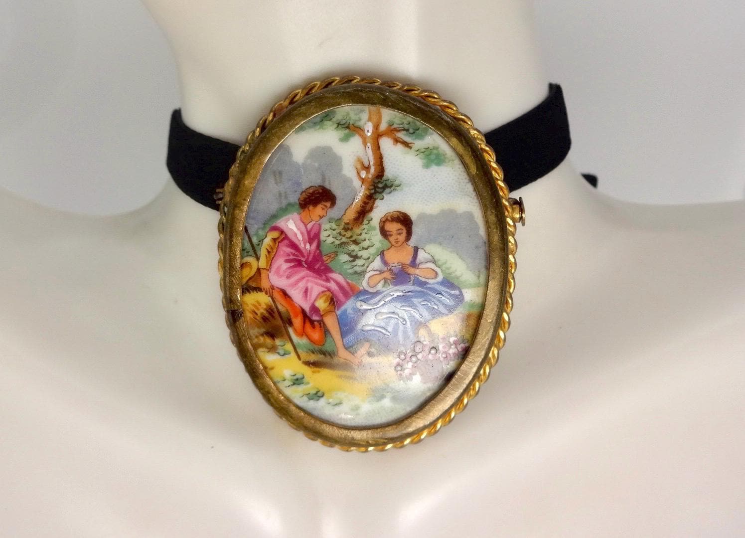 Vintage Genuine French Limoges Hand Painted Porcelian Cameo Bronze Necklace Choker pin