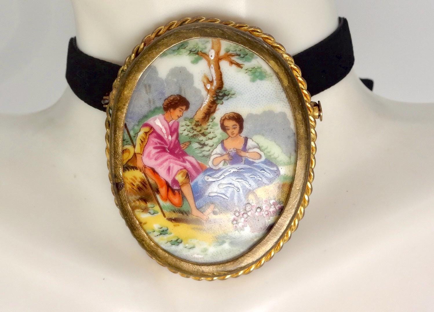 Vintage Genuine French Limoges Hand Painted Porcelian Cameo Bronze Necklace Choker pin
