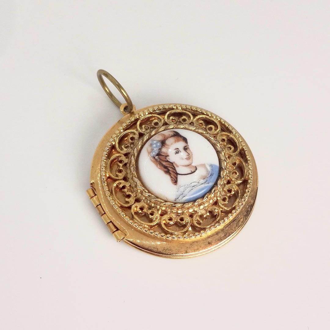 Vintage Genuine French Limoges Hand Painted Porcelian Cameo Bronze Locket Necklace Choker pin