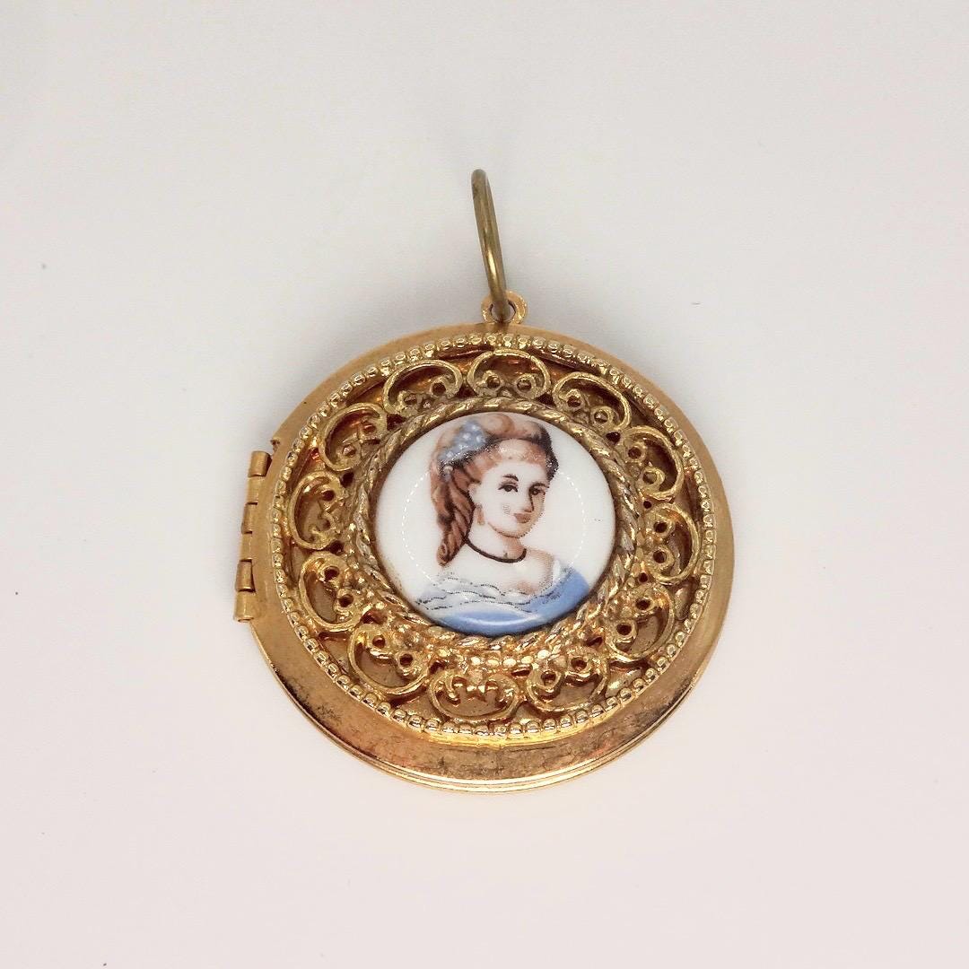 Vintage Genuine French Limoges Hand Painted Porcelian Cameo Bronze Locket Necklace Choker pin