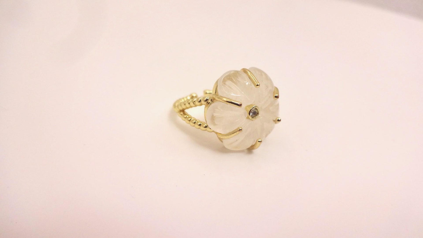 Vintage Genuine Clear Quartz Flower Golden Ring