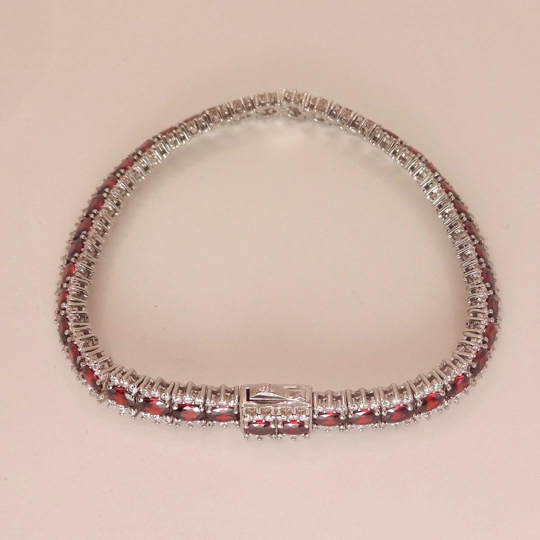 Bohemian Red Garnet Bracelet in 925 Sterling Silver Vintage 7.5 Inch