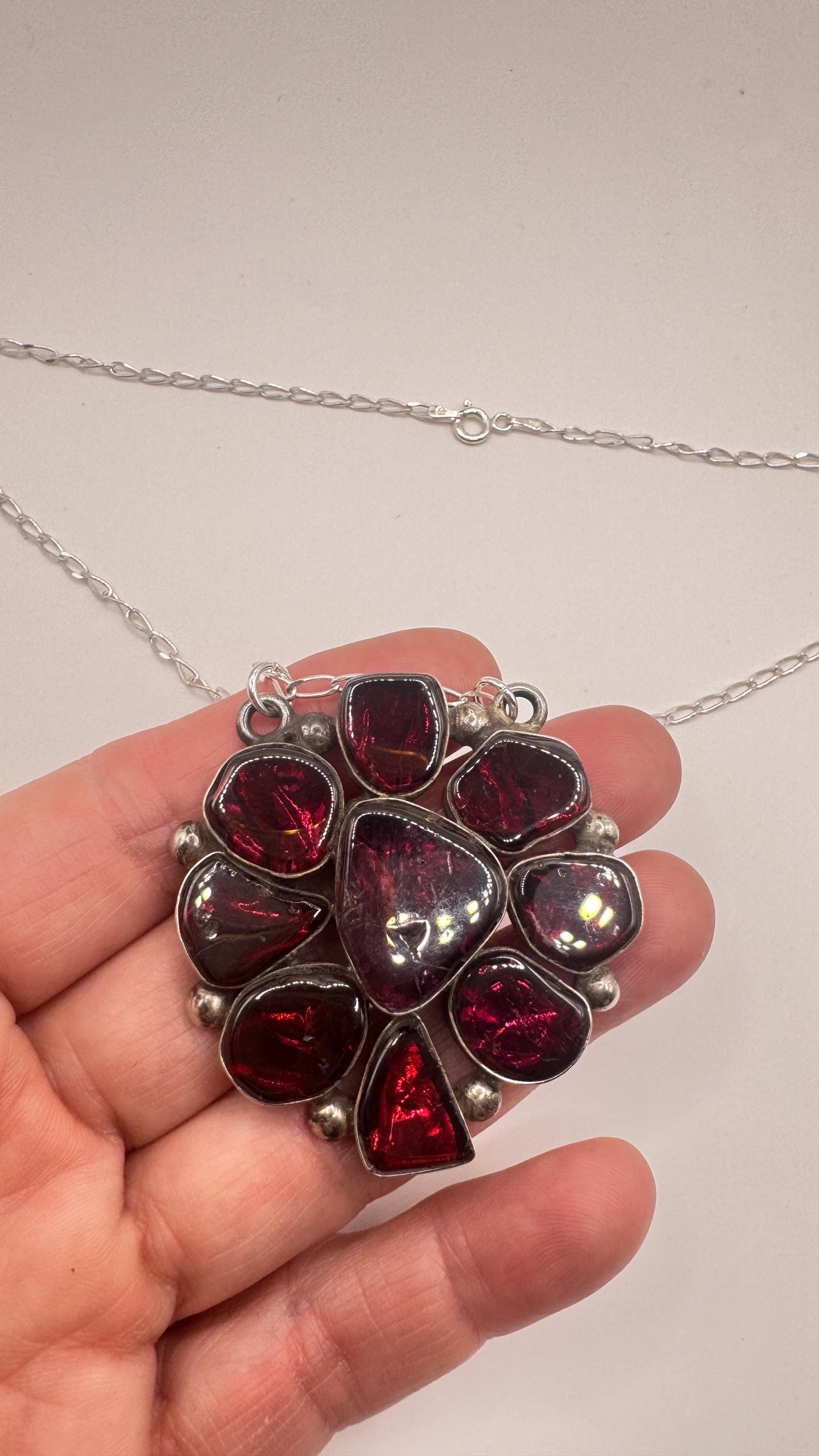 Vintage Handmade 925 Sterling Silver Genuine Garnet Antique Pendant Necklace
