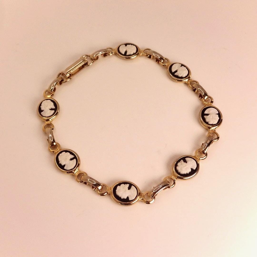 Vintage Cameo Bracelet 925 Sterling Silver 7 inches