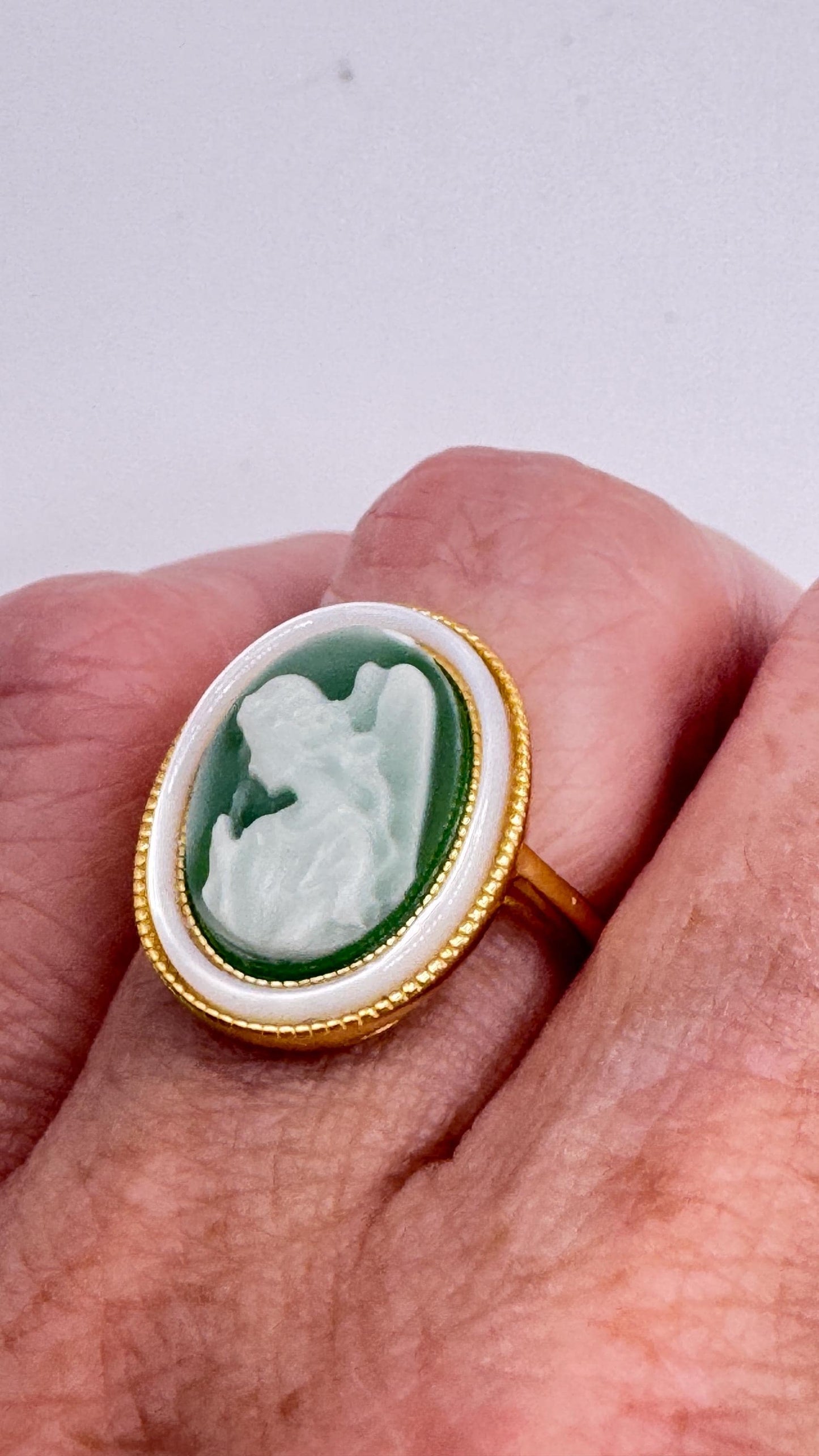 Vintage Green Onyx Angel Cameo Golden 925 Sterling Silver Cocktail Ring