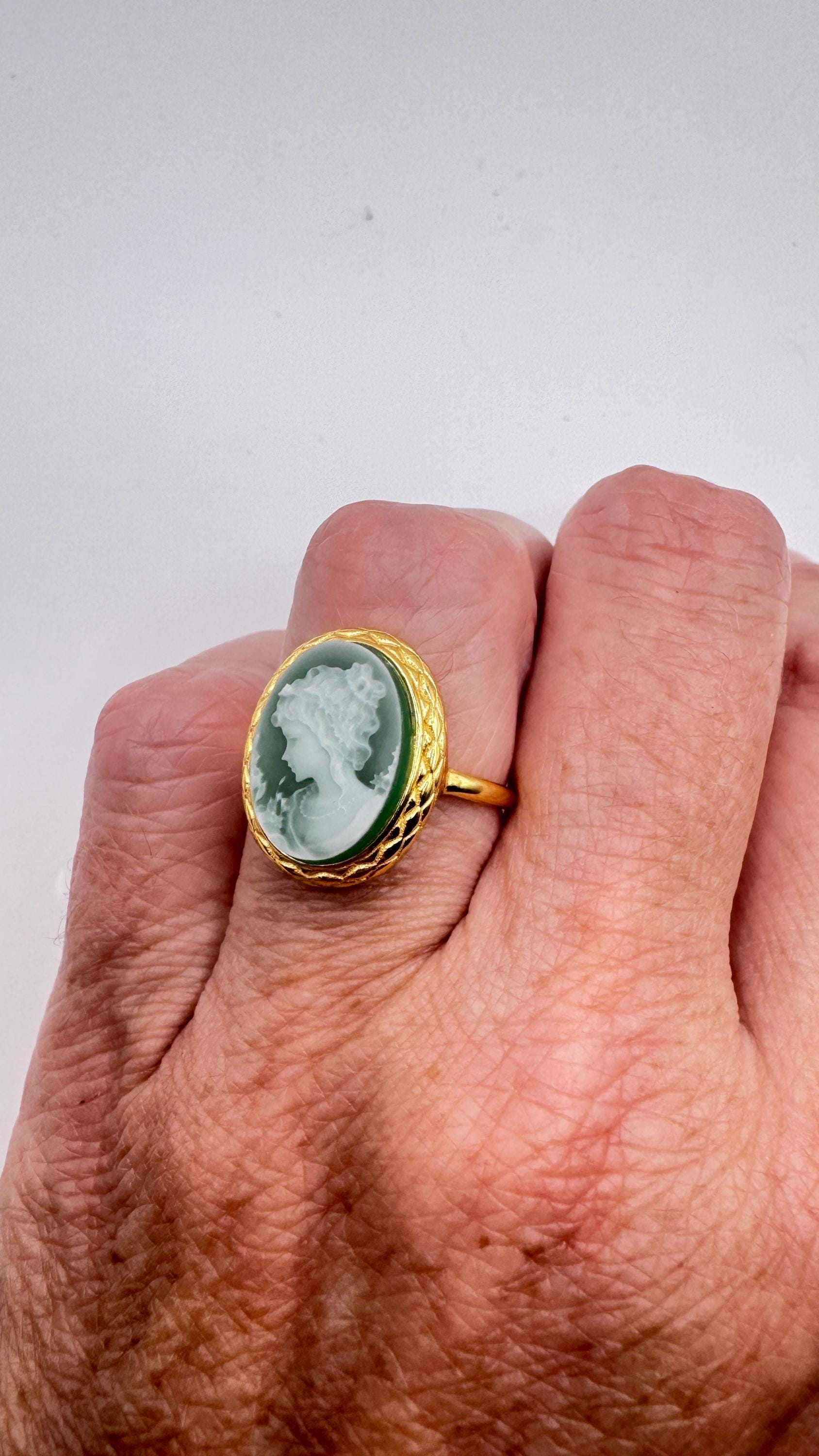 Vintage Green Onyx Cameo Golden 925 Sterling Silver Cocktail Ring