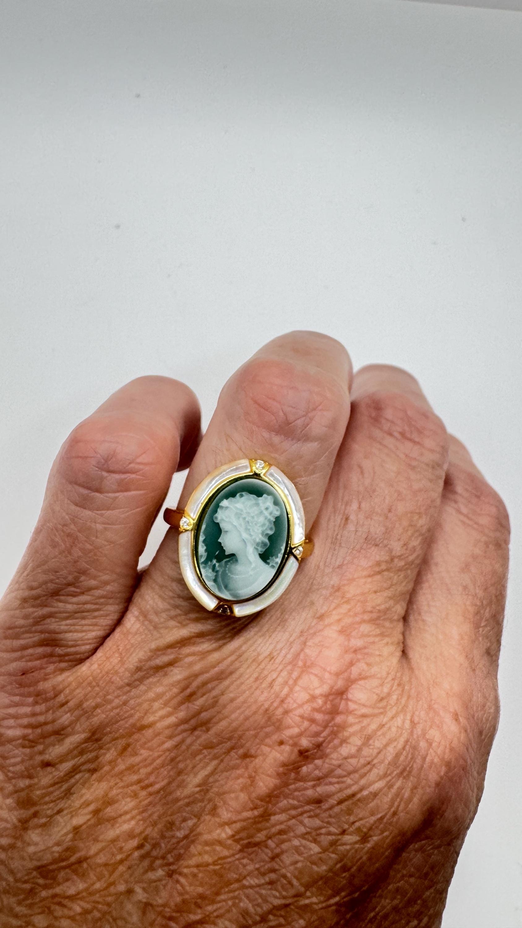 Vintage Green Onyx Cameo Golden 925 Sterling Silver Cocktail Ring