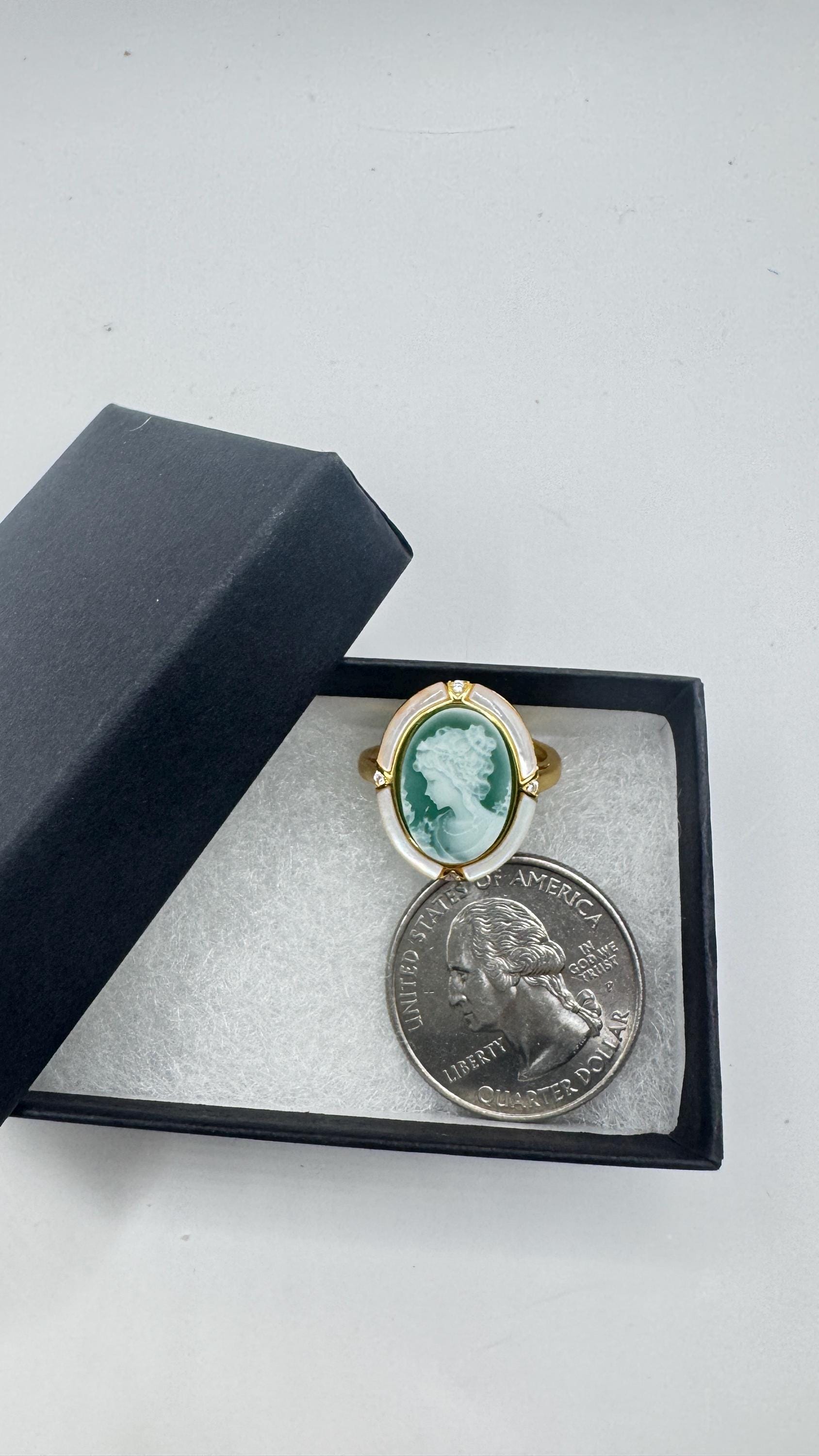 Vintage Green Onyx Cameo Golden 925 Sterling Silver Cocktail Ring
