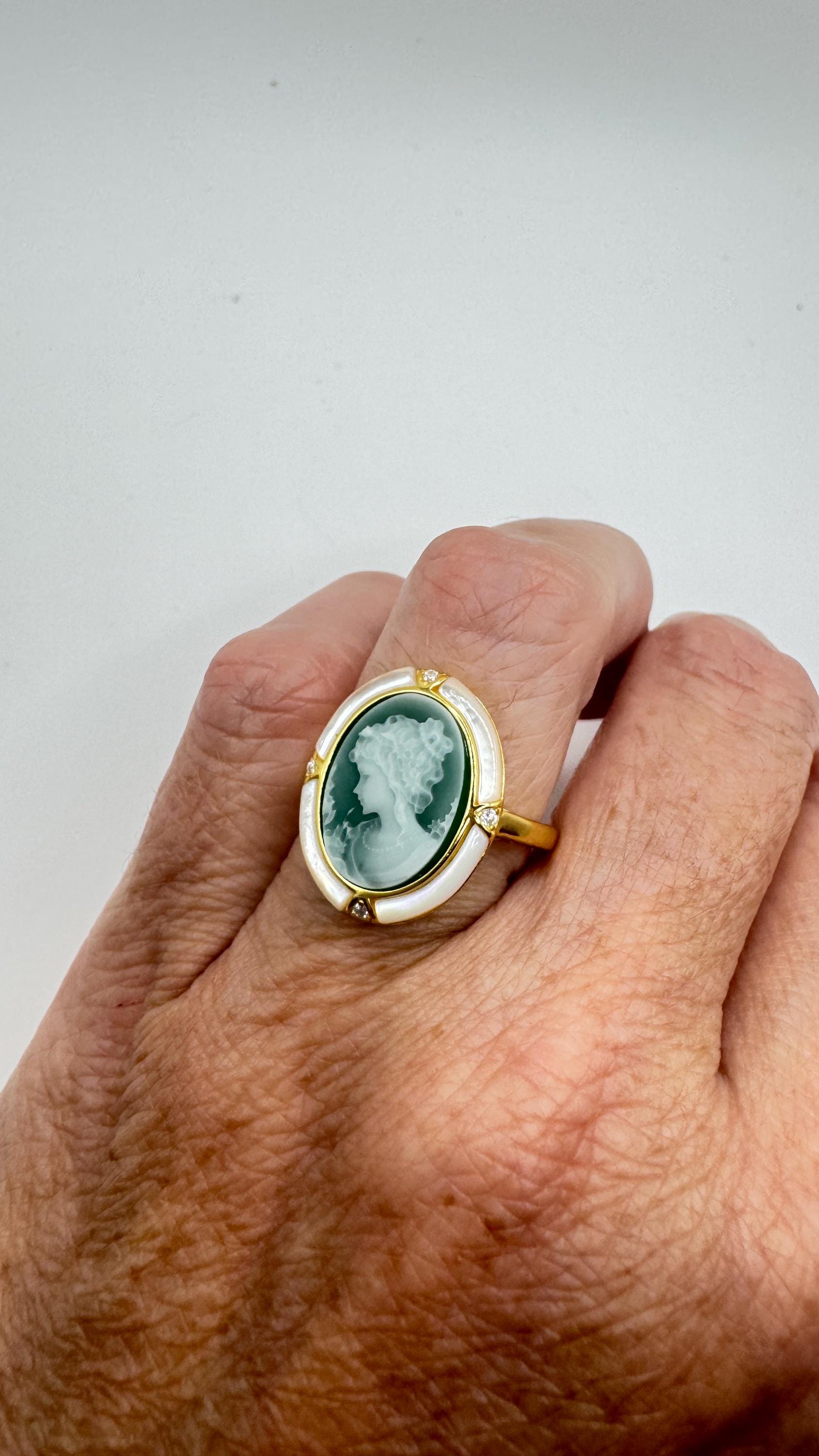 Vintage Green Onyx Cameo Golden 925 Sterling Silver Cocktail Ring