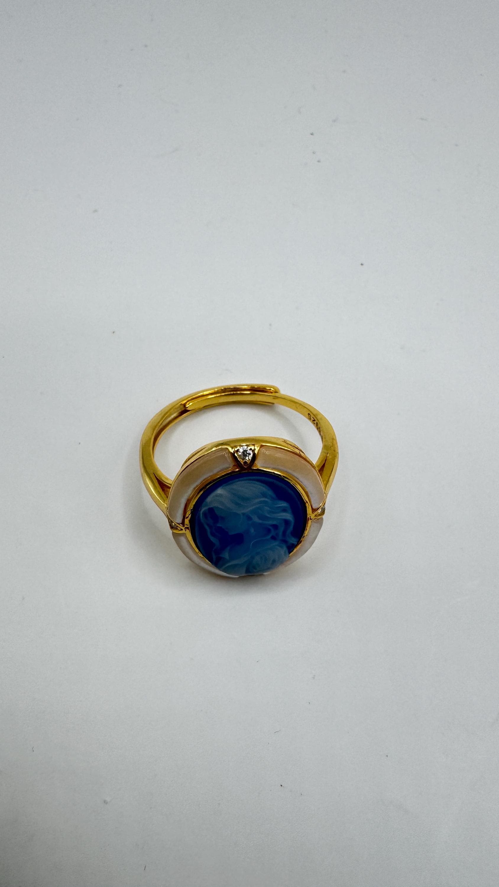 Vintage Blue Onyx Cameo Golden 925 Sterling Silver Cocktail Ring