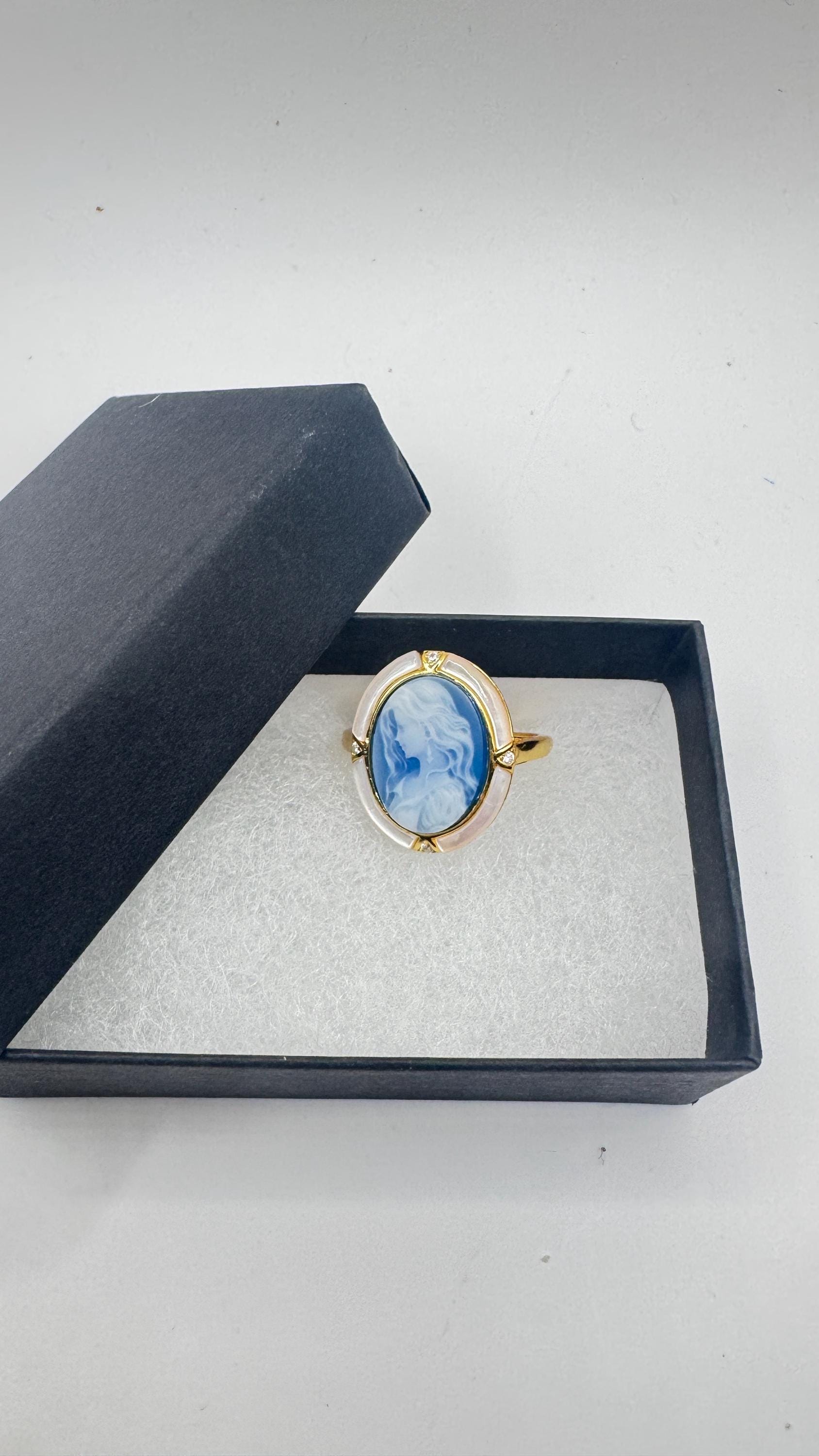 Vintage Blue Onyx Cameo Golden 925 Sterling Silver Cocktail Ring