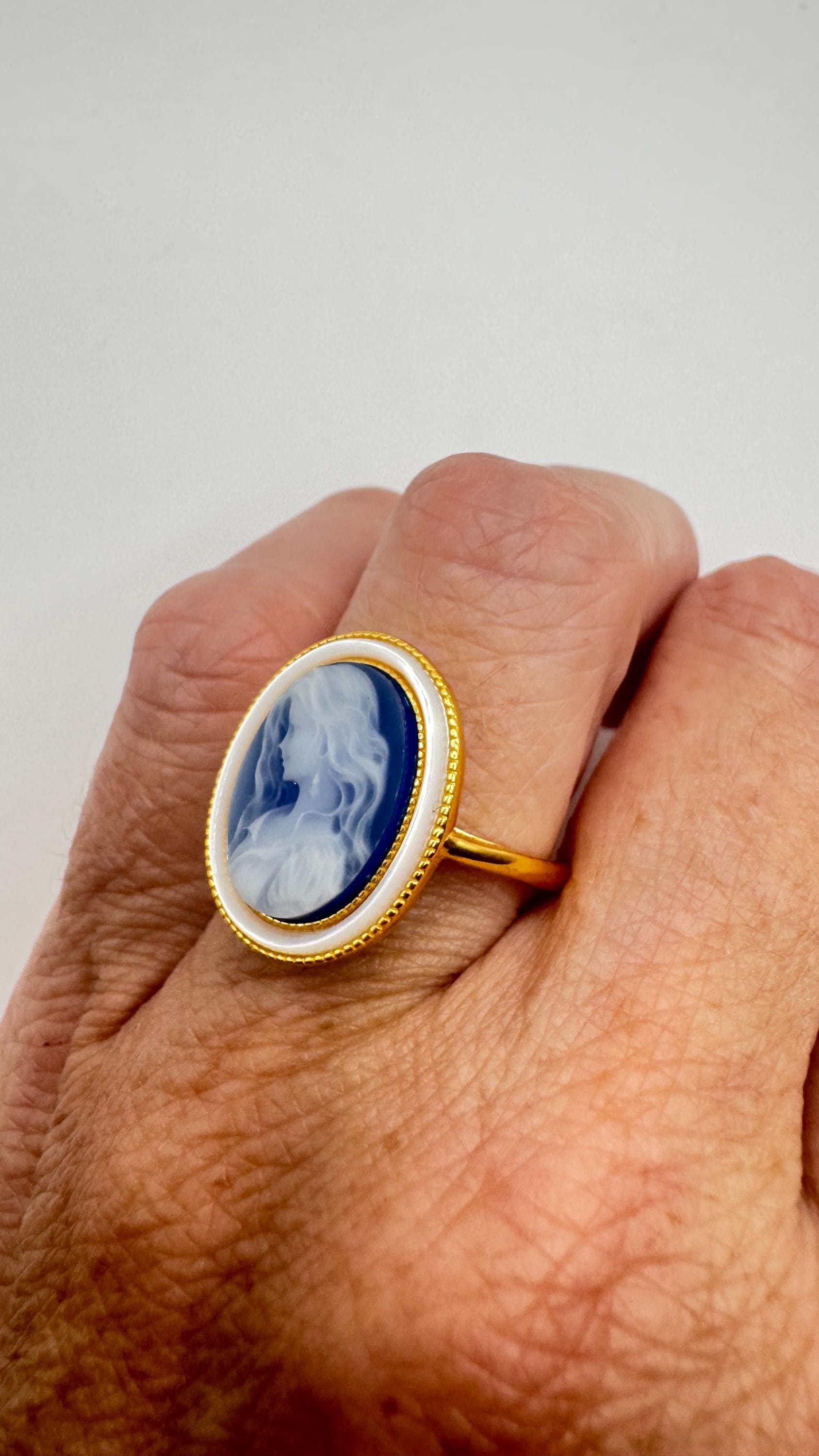 Vintage Blue Onyx Cameo Golden 925 Sterling Silver Cocktail Ring