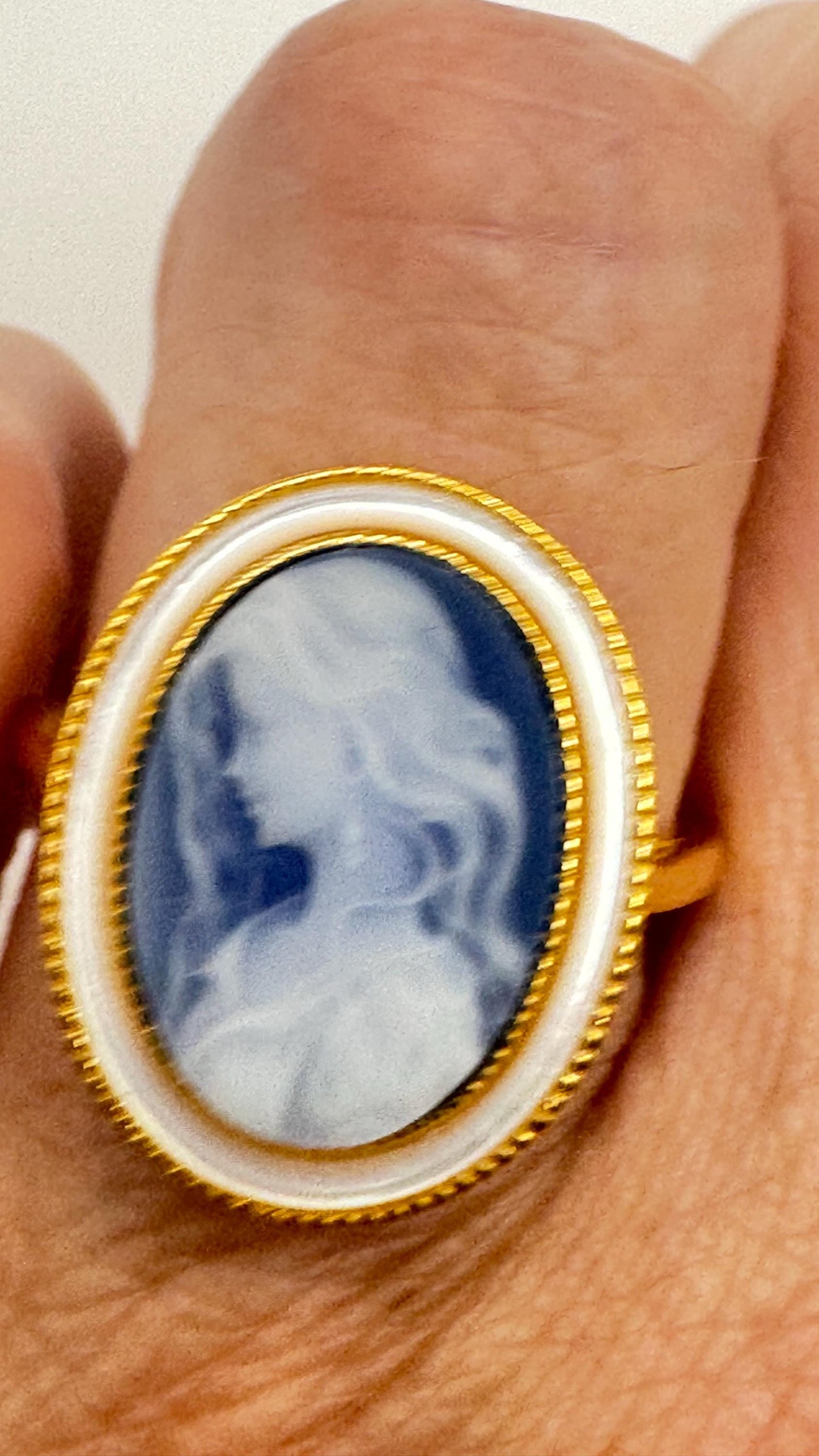 Vintage Blue Onyx Cameo Golden 925 Sterling Silver Cocktail Ring