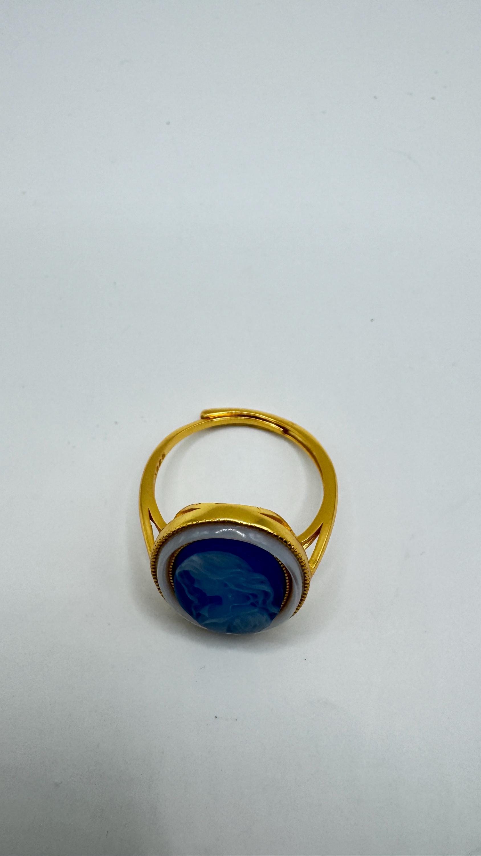 Vintage Blue Onyx Cameo Golden 925 Sterling Silver Cocktail Ring