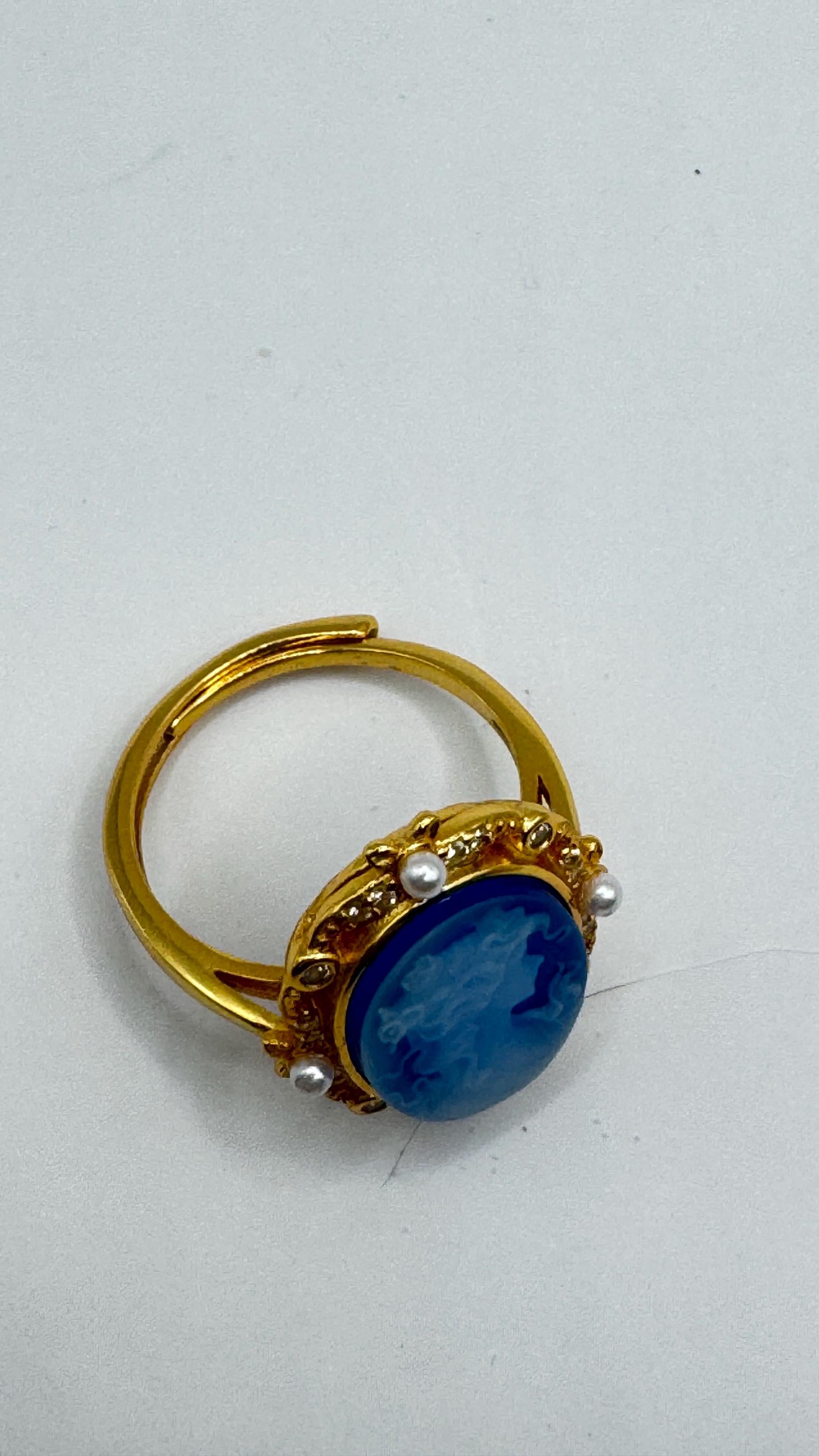 Vintage Blue Onyx Cameo Golden 925 Sterling Silver Cocktail Ring