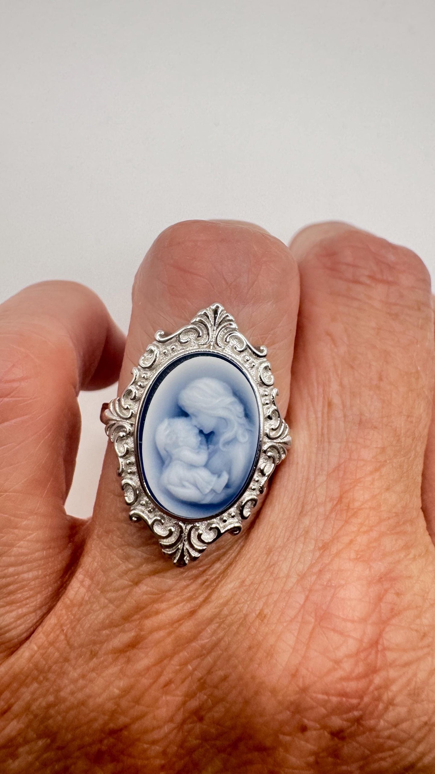 Vintage Blue Onyx Mother Cameo 925 Sterling Silver Cocktail Ring