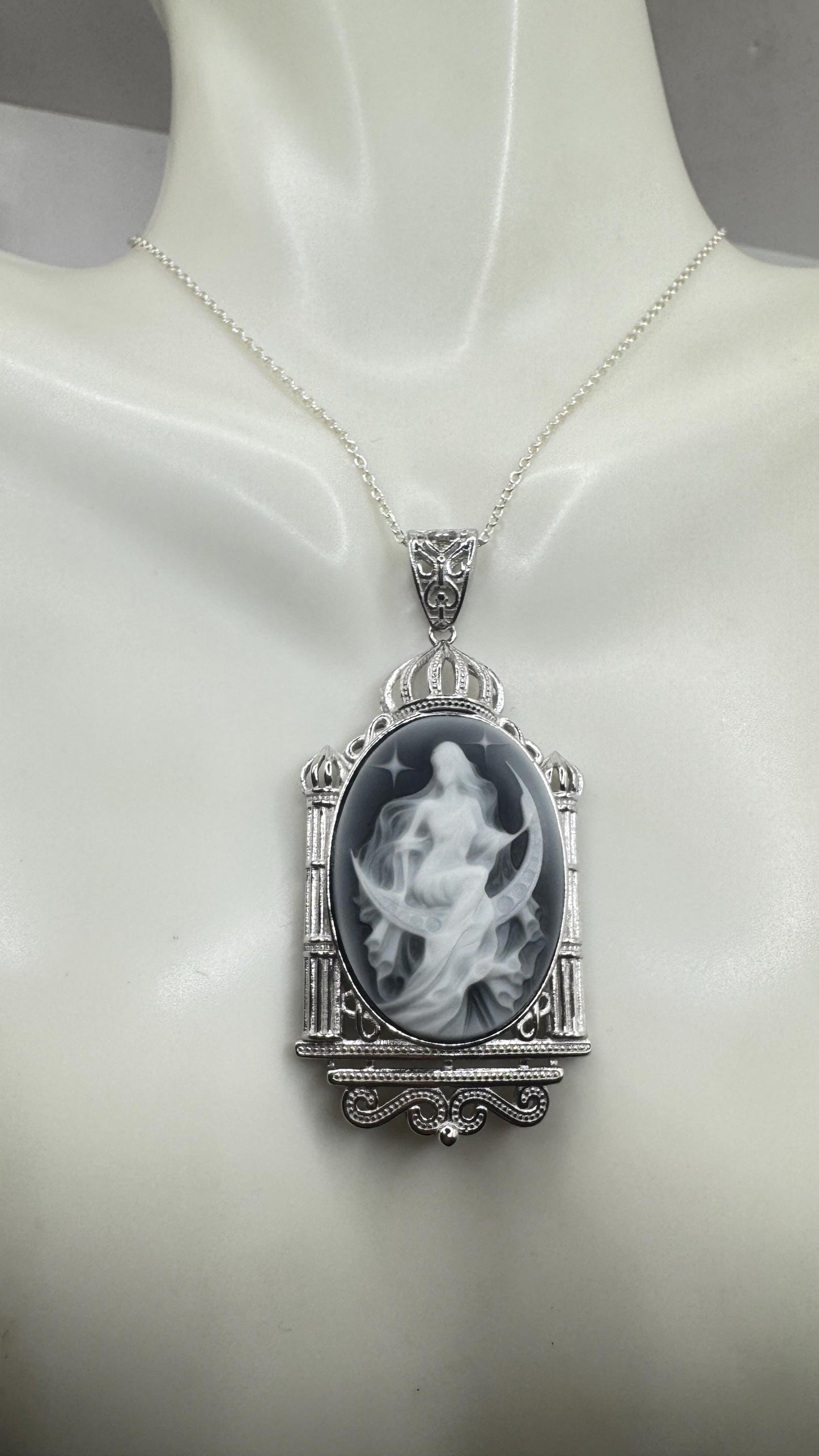 Vintage Moon Goddess Genuine Black Onyx Cameo 925 Sterling Silver Necklace