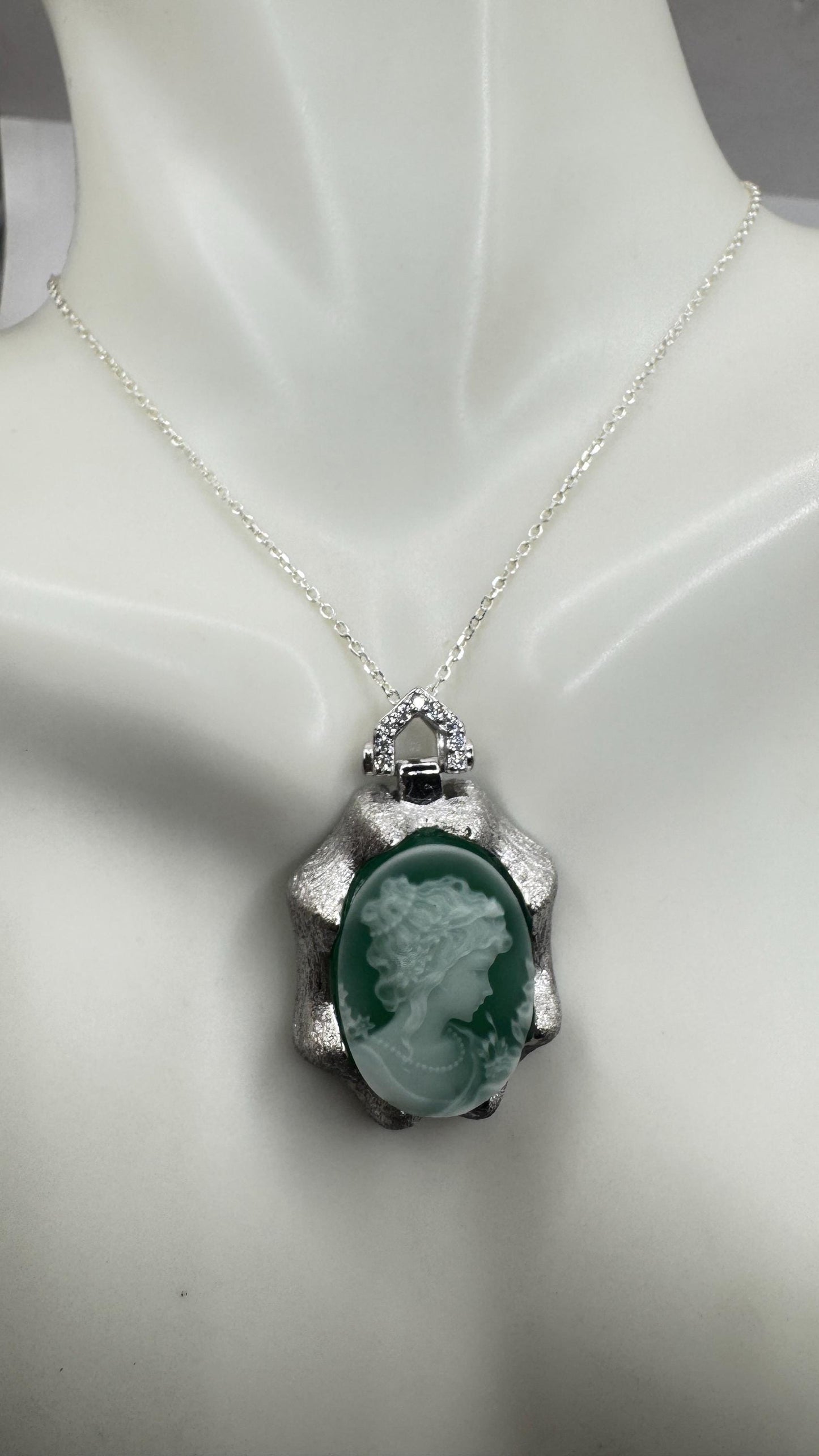 Vintage Carved Green Onyx Cameo 925 Sterling Silver Necklace Choker