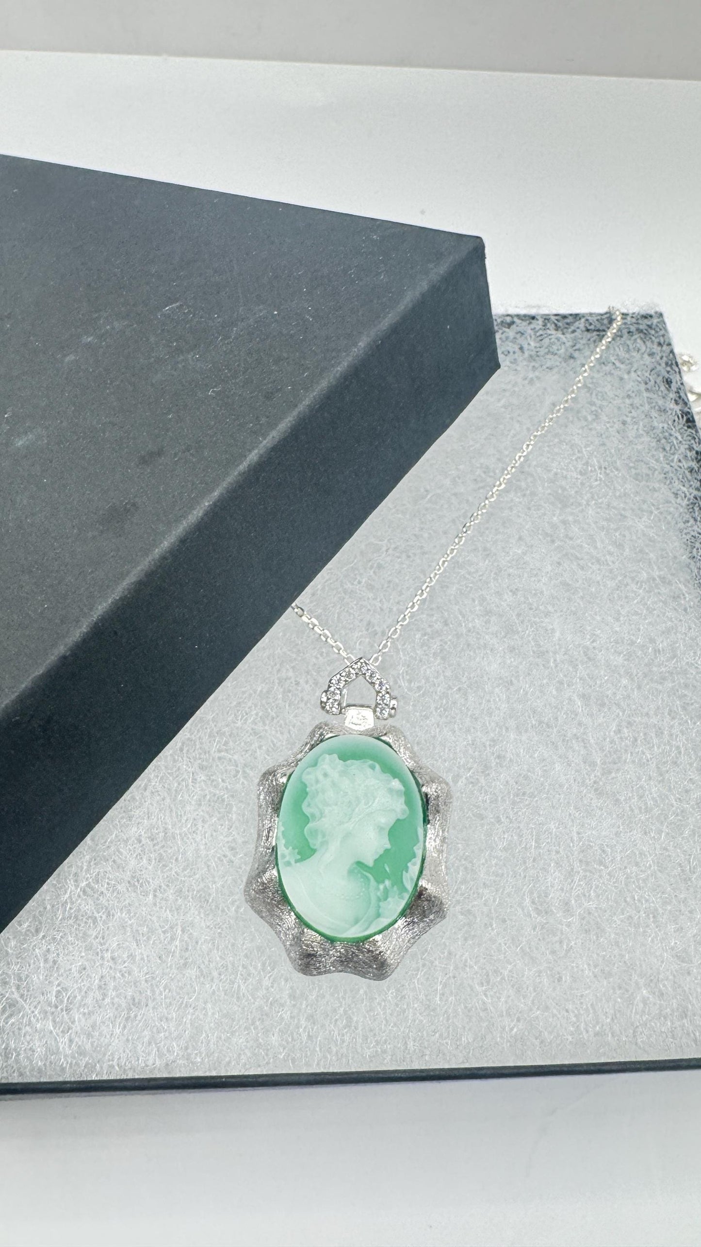 Vintage Carved Green Onyx Cameo 925 Sterling Silver Necklace Choker