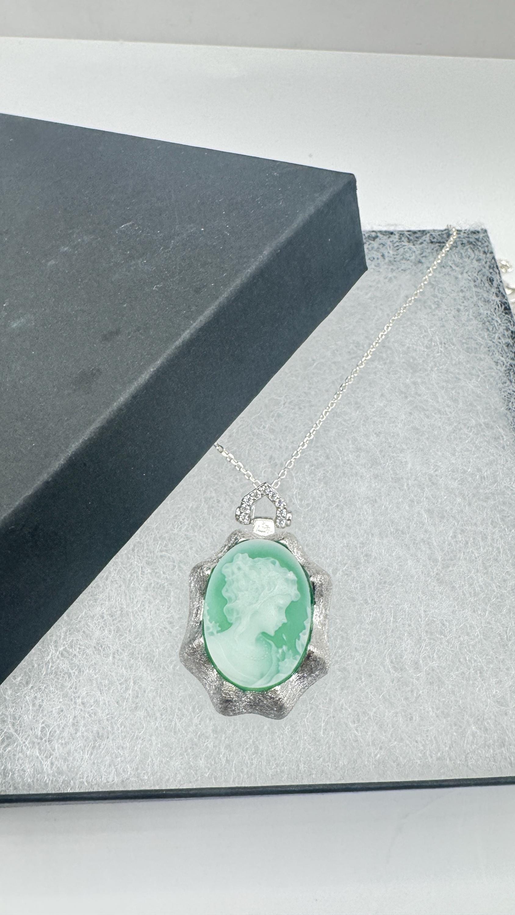 Vintage Carved Green Onyx Cameo 925 Sterling Silver Necklace Choker