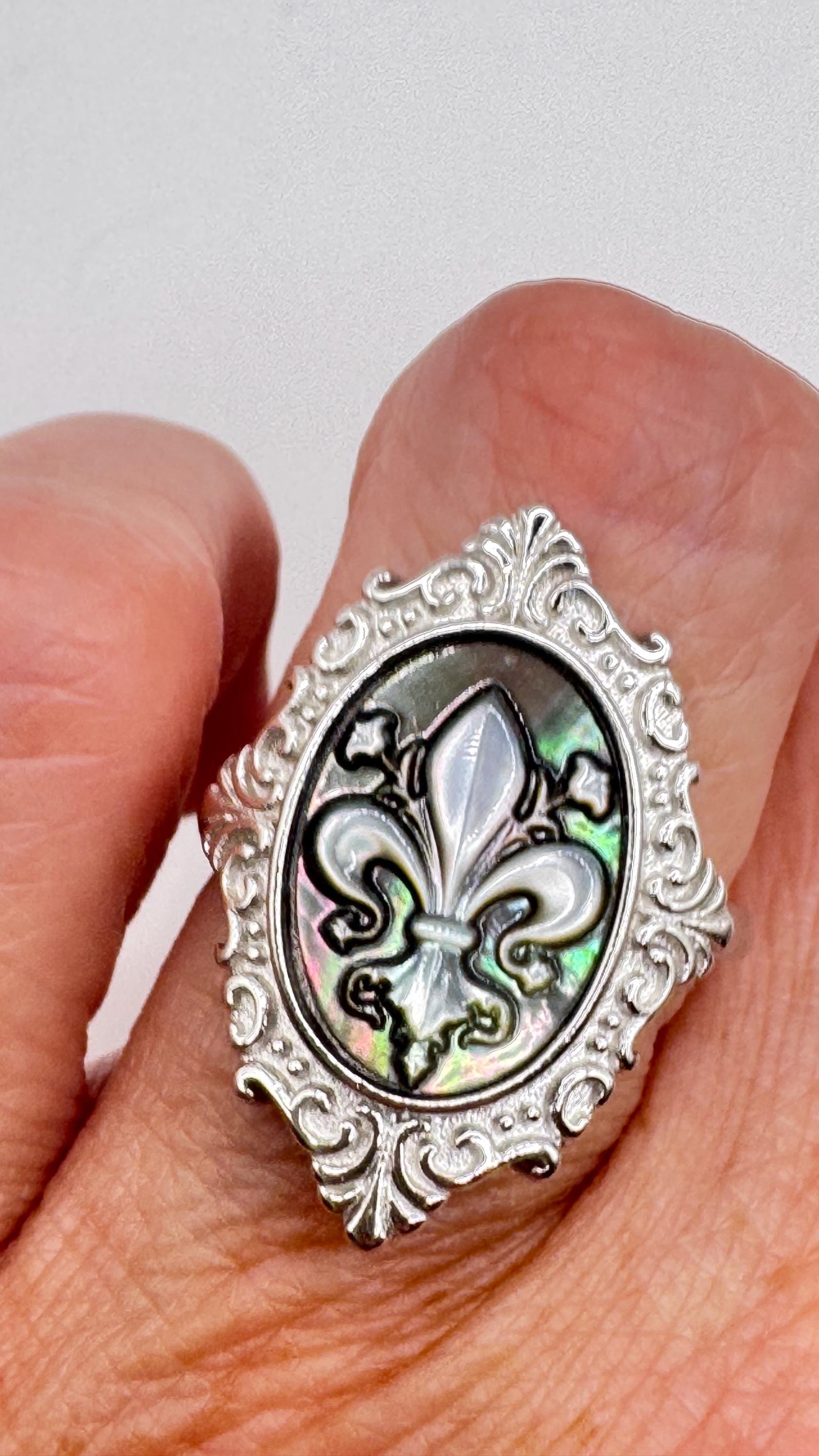 Vintage 3 graces Cameo 800 Silver Marcasite Cocktail Ring