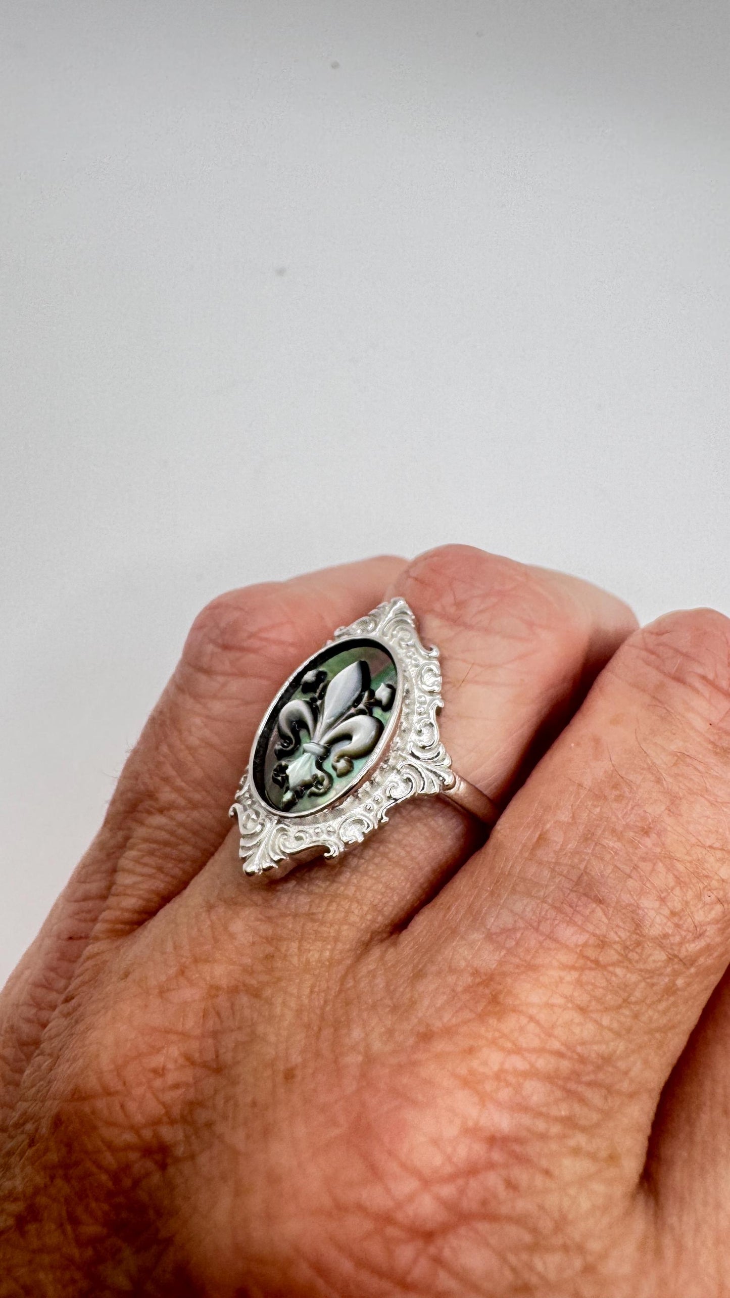 Vintage 3 graces Cameo 800 Silver Marcasite Cocktail Ring
