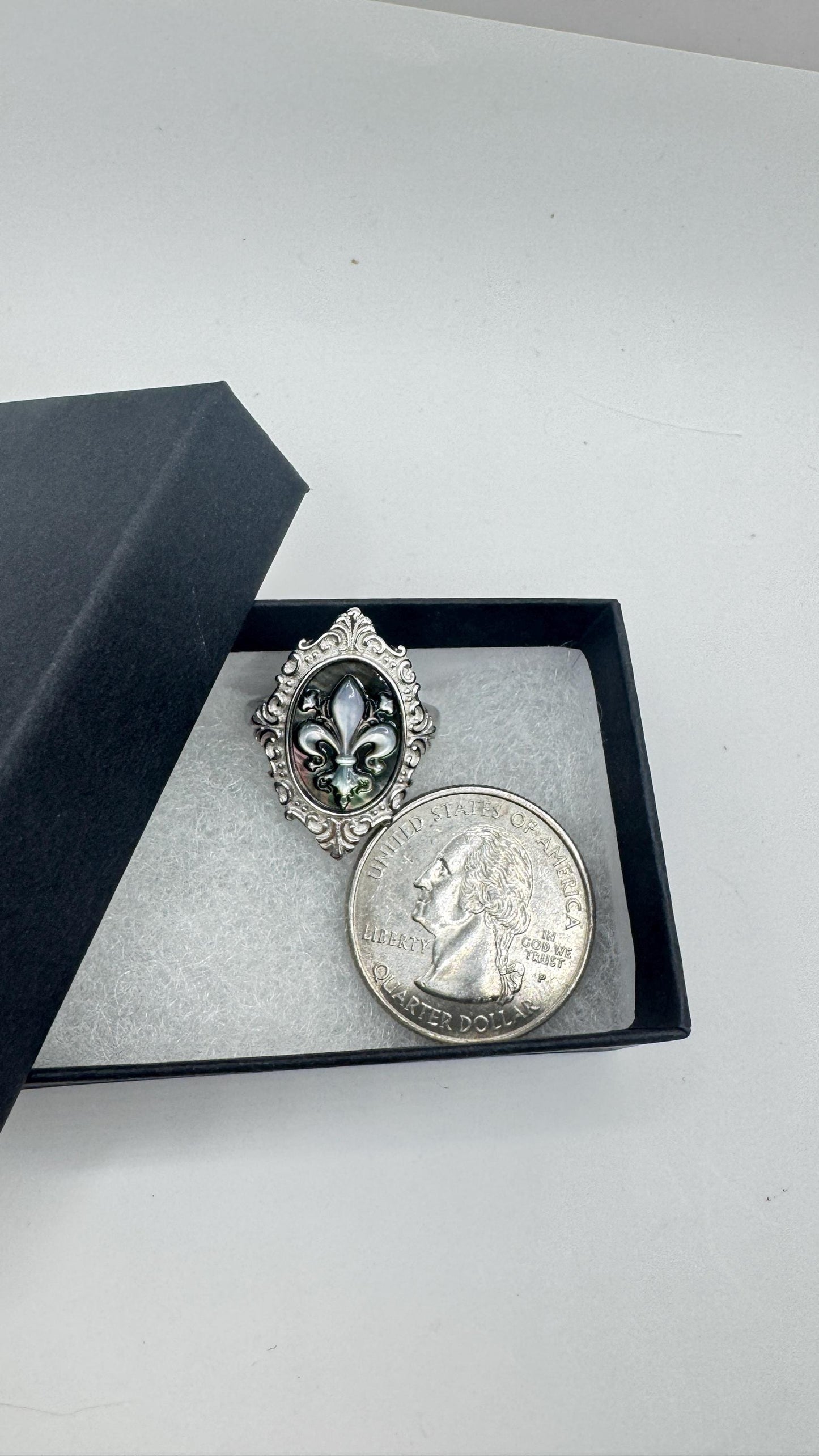Vintage 3 graces Cameo 800 Silver Marcasite Cocktail Ring