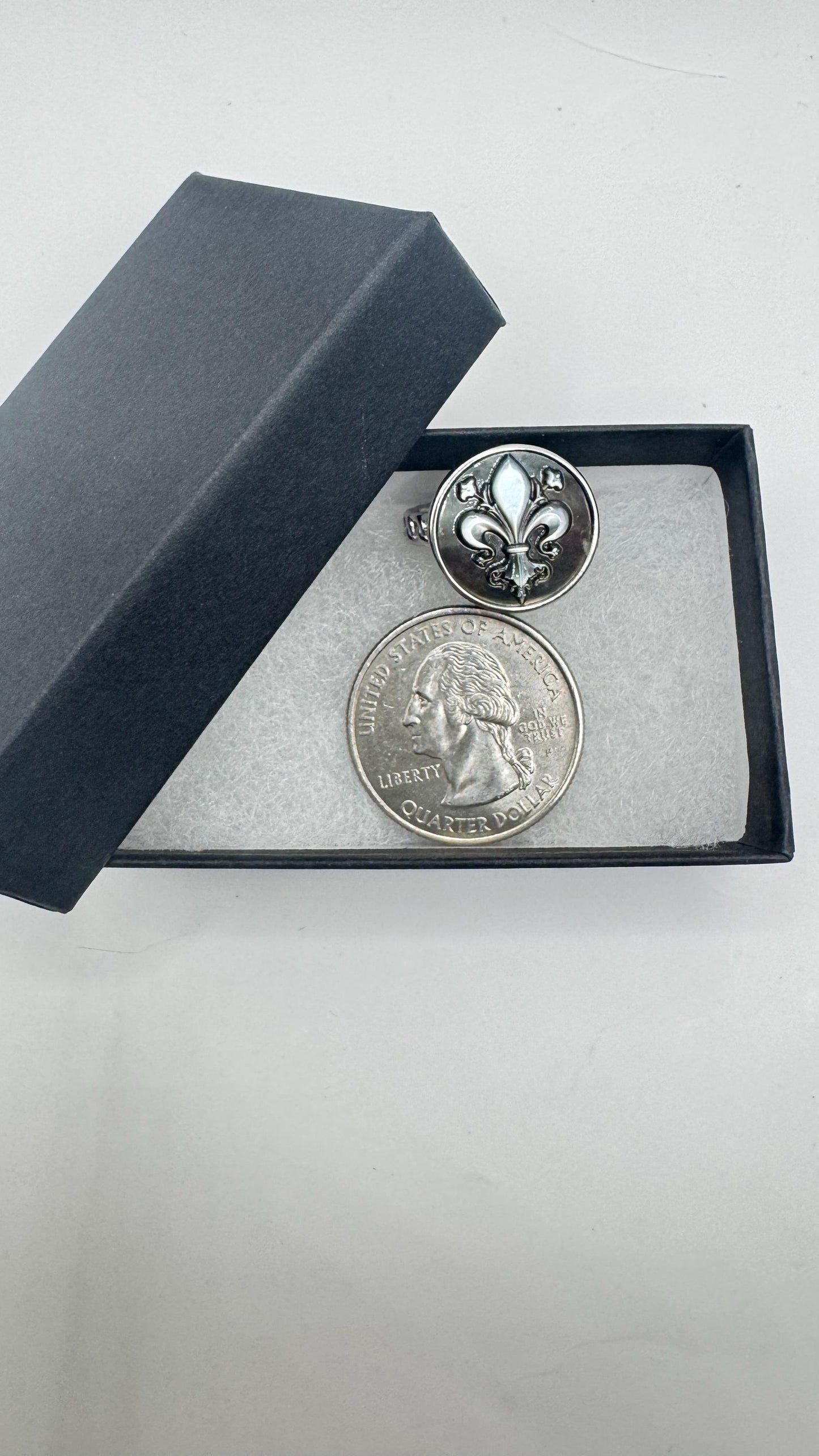Vintage Fluer de Les Adalone Cameo 925 Sterling Silver Ring