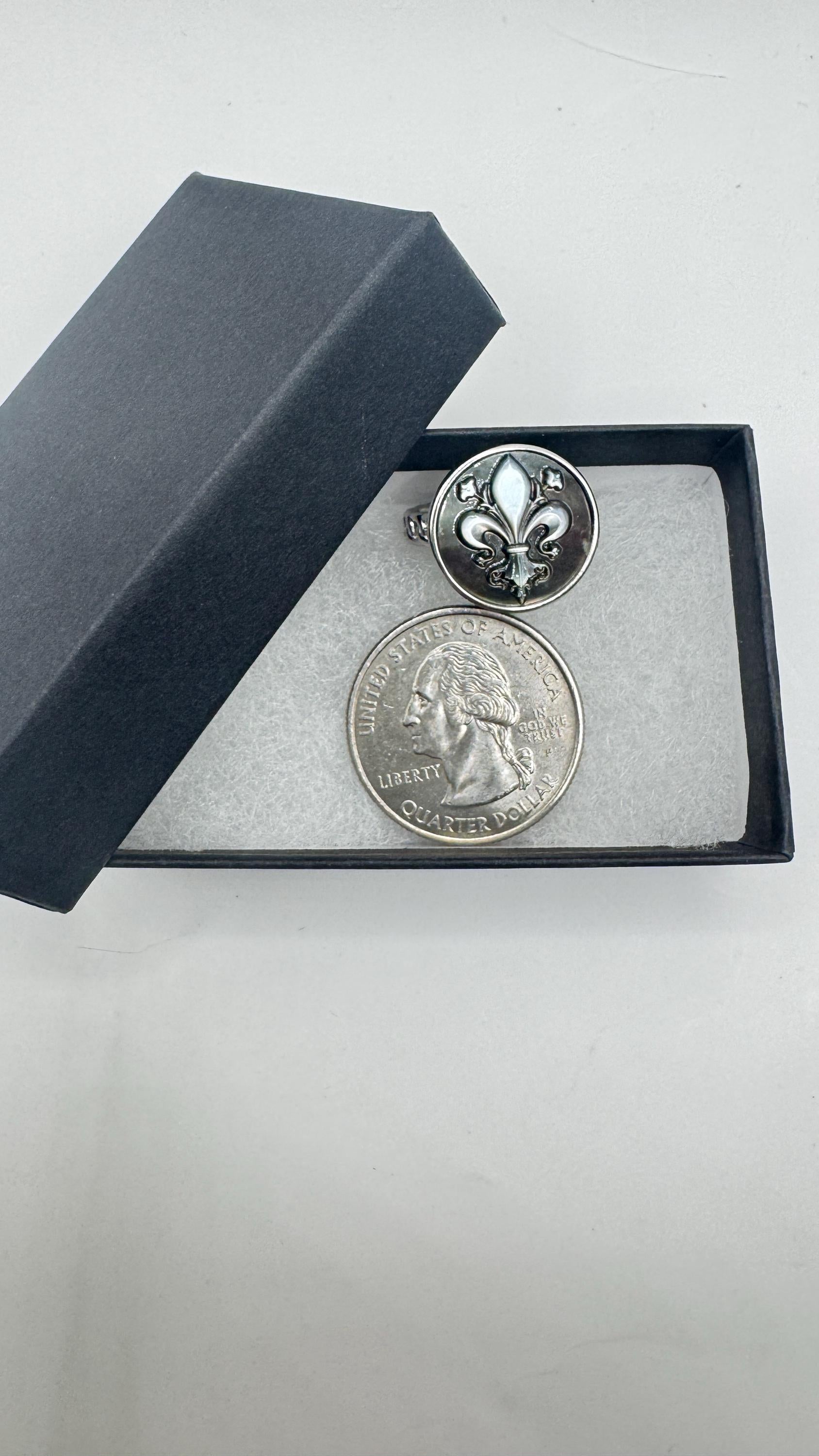 Vintage Fluer de Les Adalone Cameo 925 Sterling Silver Ring