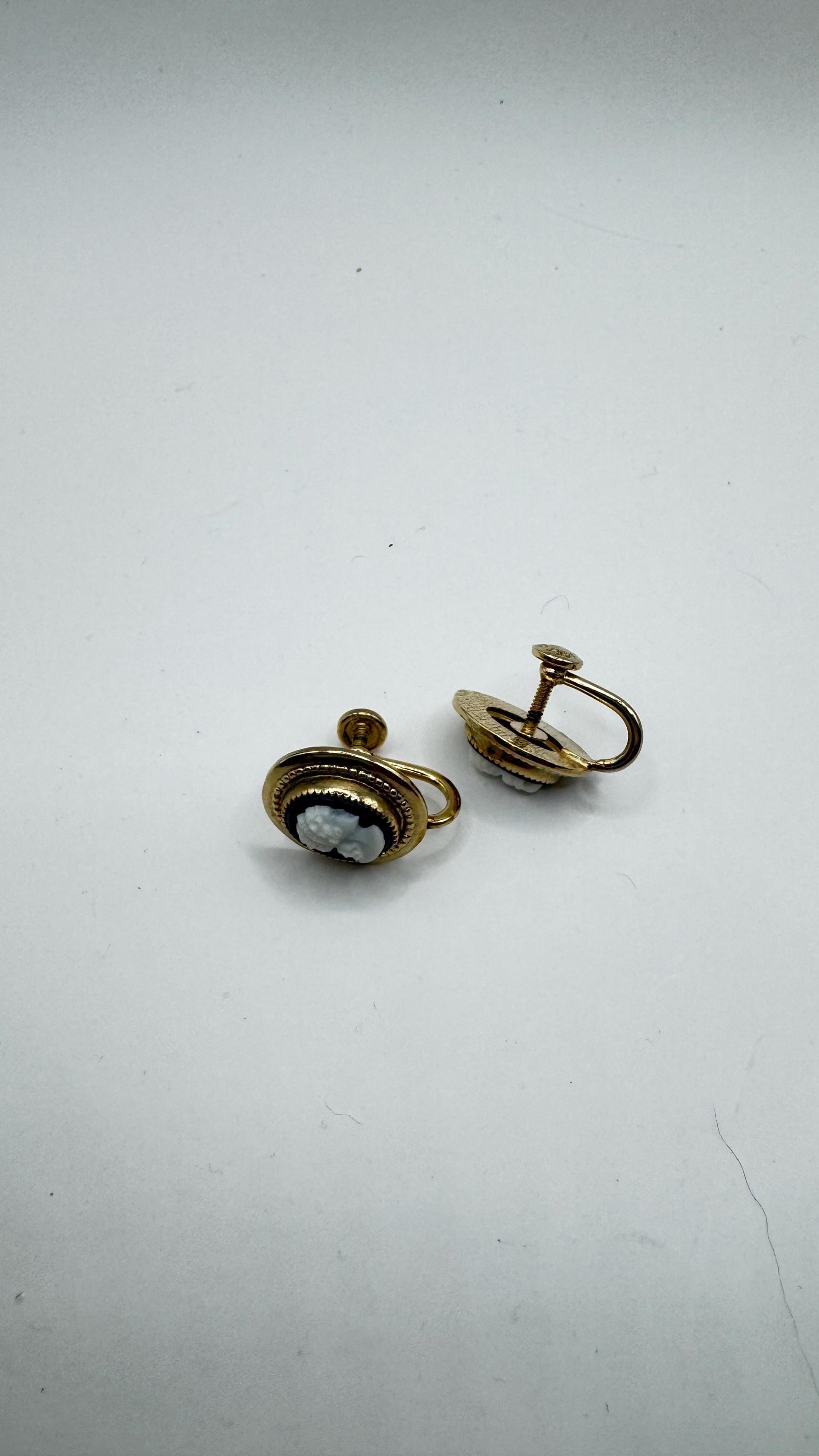 Vintage Cameo Gold filled Screw Back Earrings