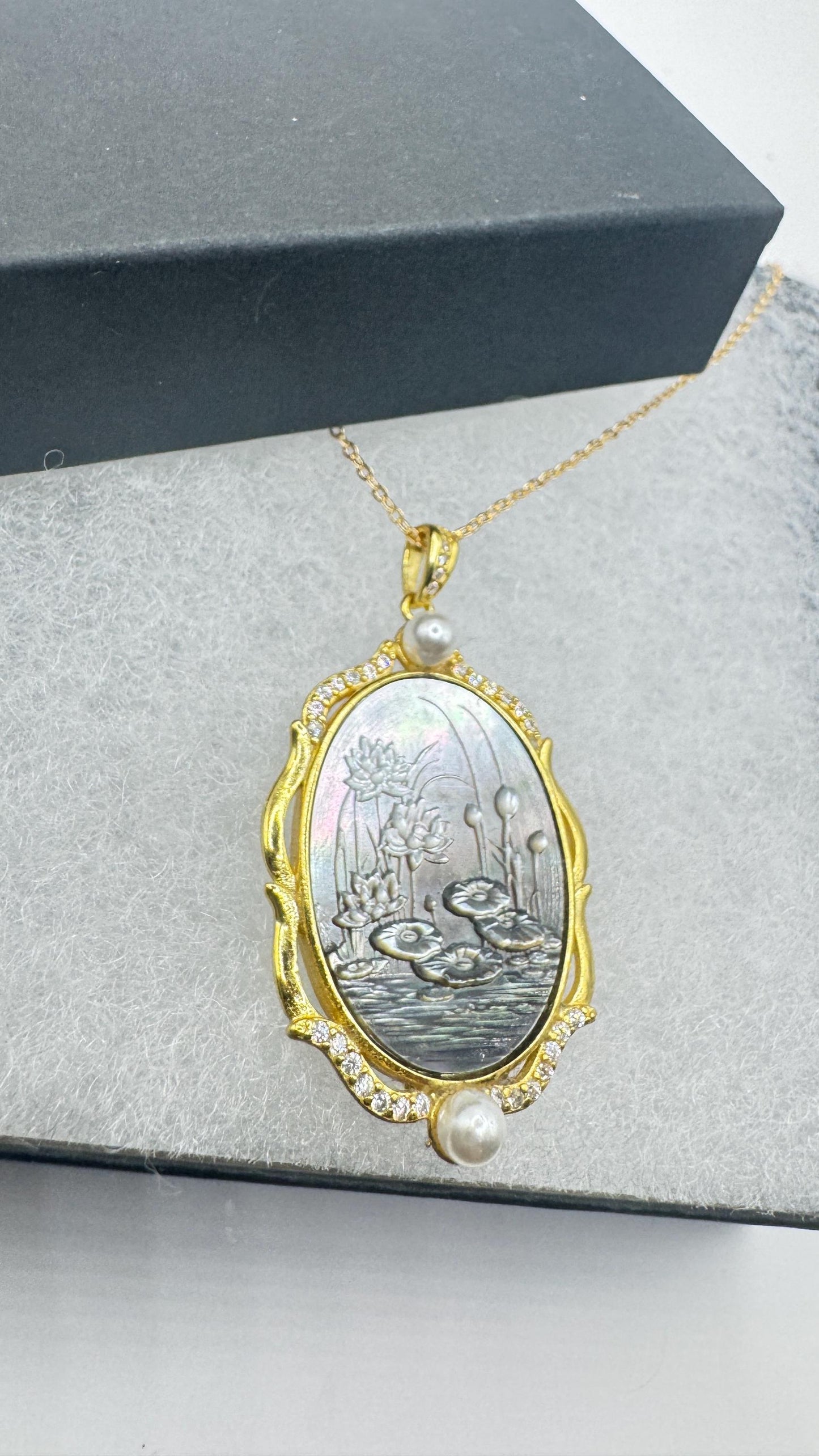 Vintage Lotus Flower Genuine Abalone Cameo Golden 925 Sterling Silver Necklace