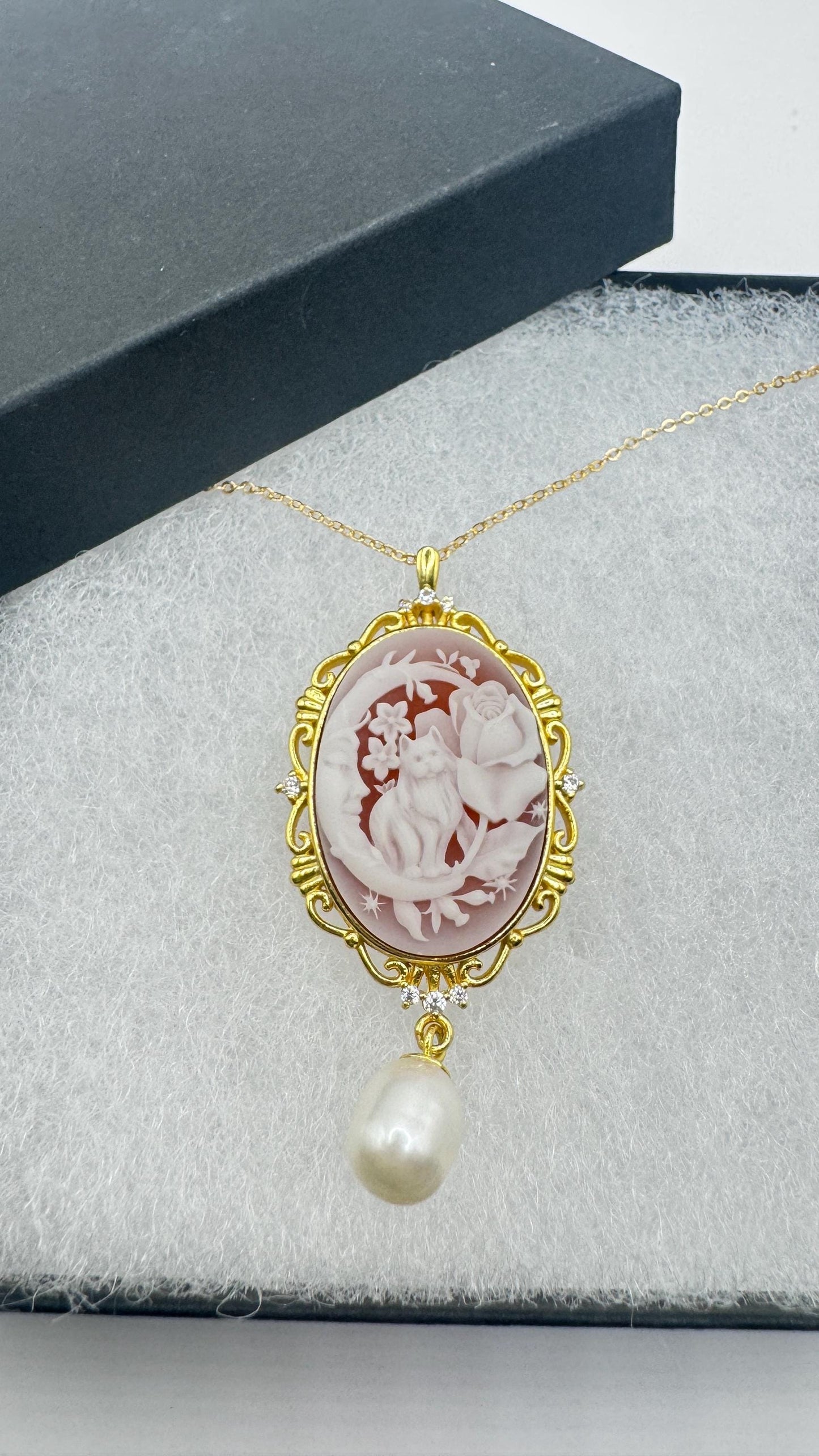 Vintage Red Onyx Cameo Golden 925 Sterling silver Necklace Choker