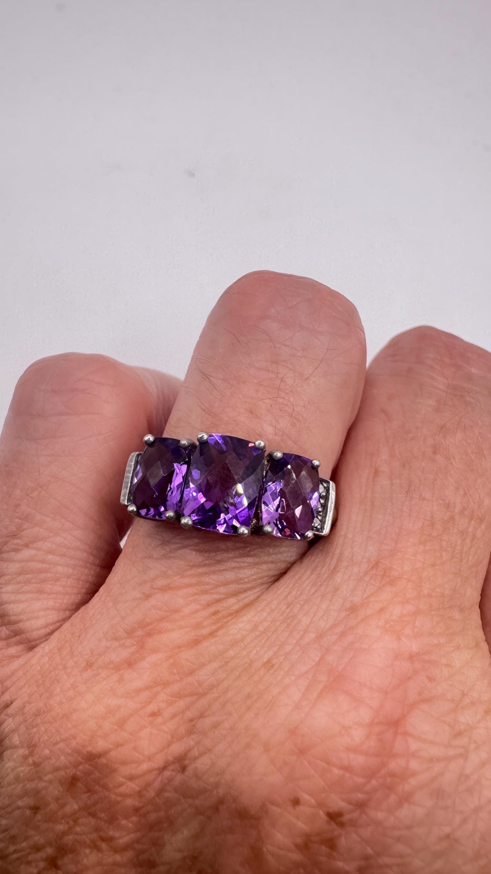 Vintage Purple Amethyst Ring in 925 Sterling Silver