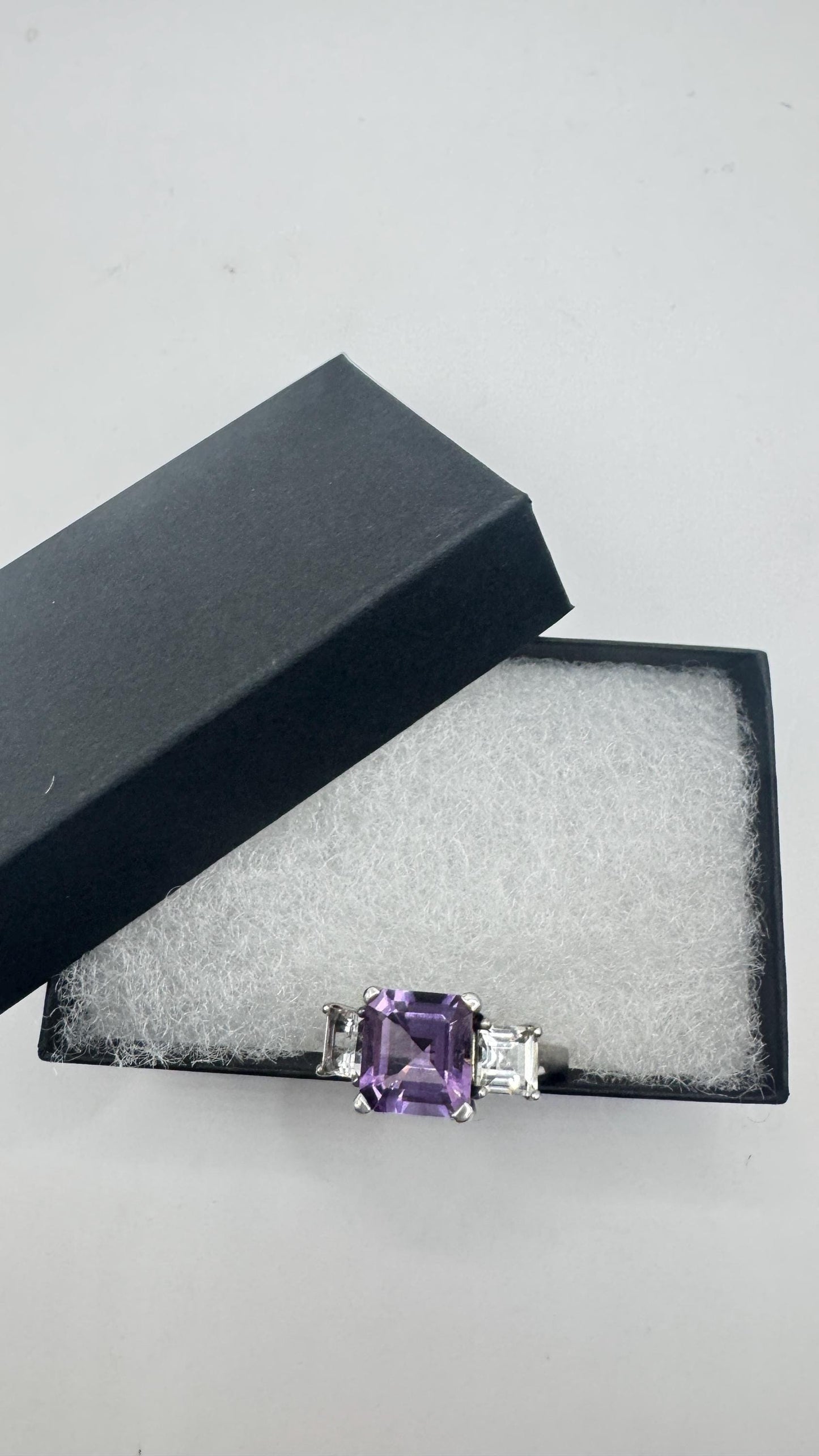 Vintage Purple Amethyst Ring in 925 Sterling Silver