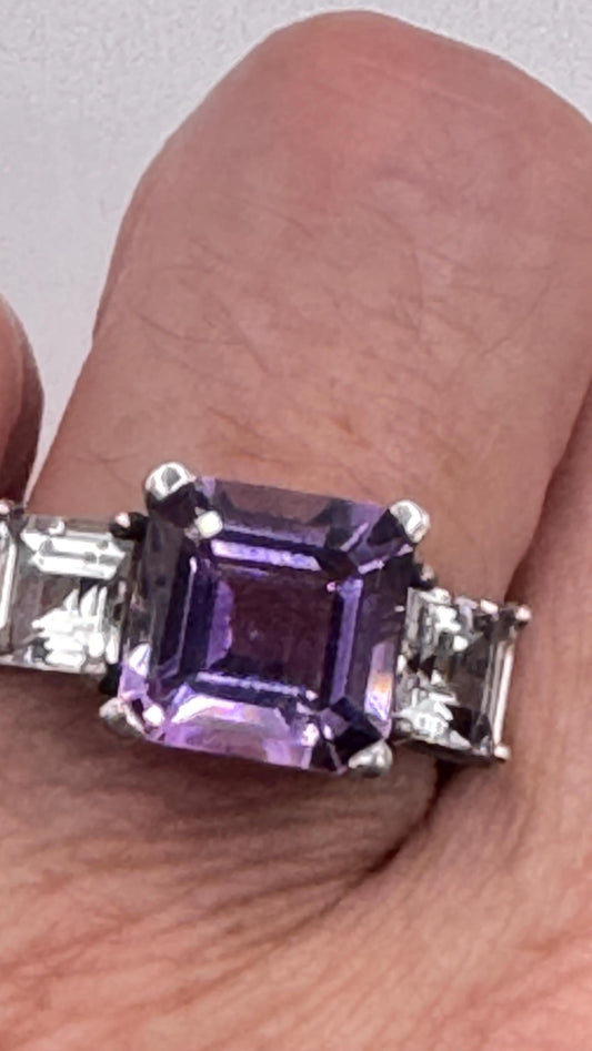 Vintage Purple Amethyst Ring in 925 Sterling Silver