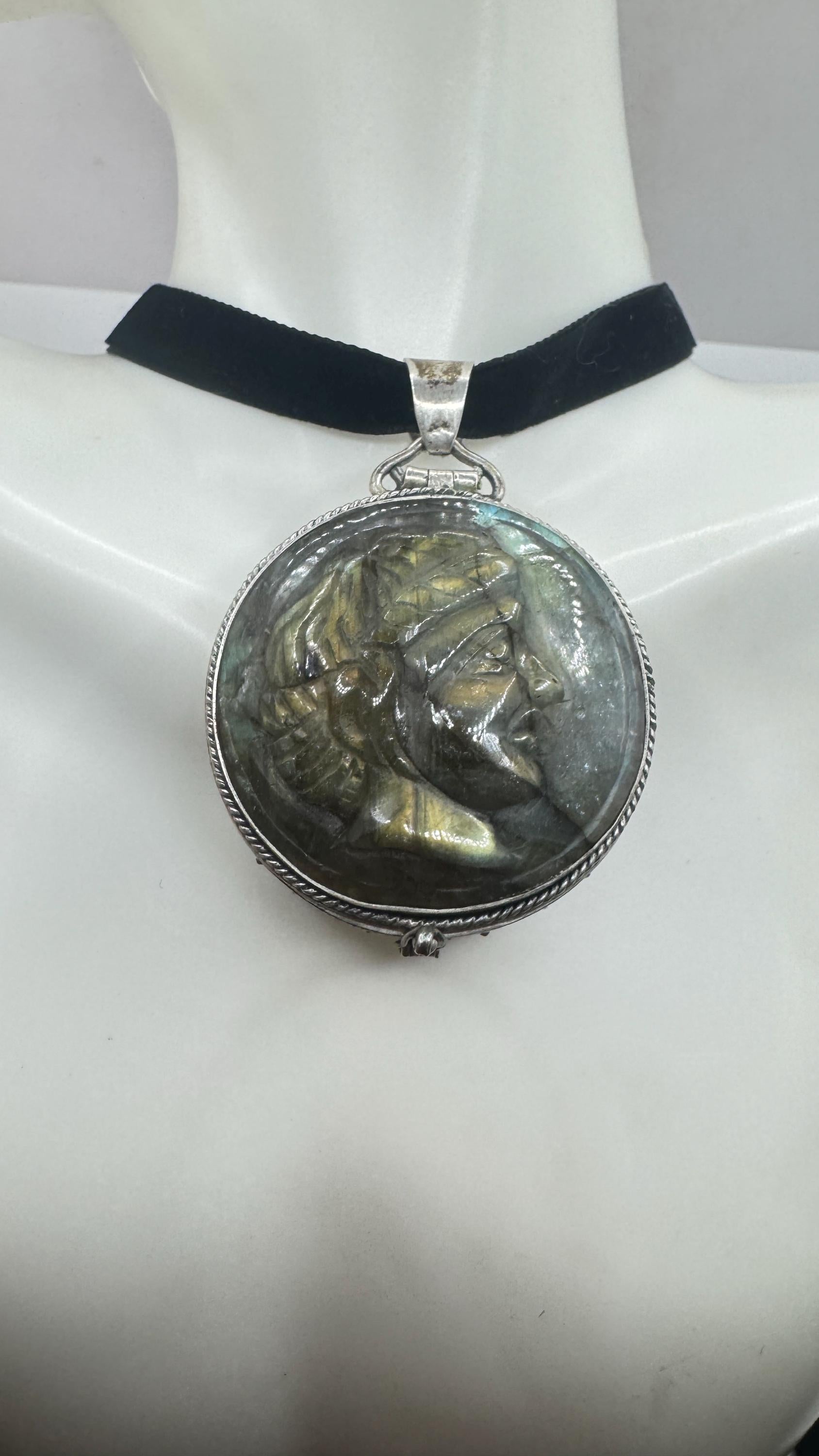 Vintage Silver Genuine Rainbow Labradorite Choker Black Velvet Necklace.