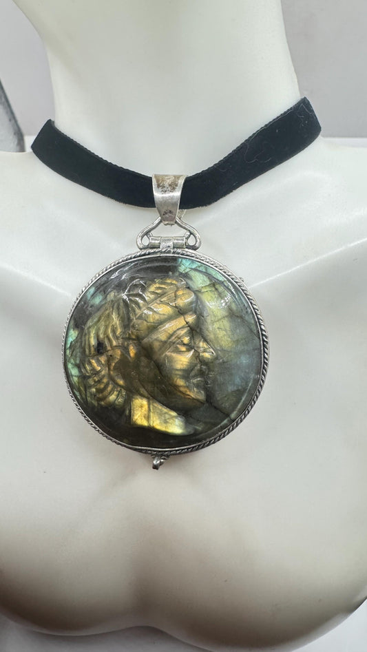 Vintage Silver Genuine Rainbow Labradorite Choker Black Velvet Necklace.