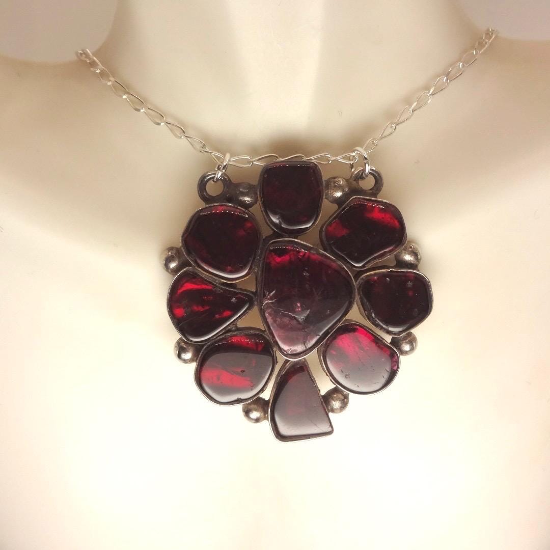Vintage Handmade 925 Sterling Silver Genuine Garnet Antique Pendant Necklace