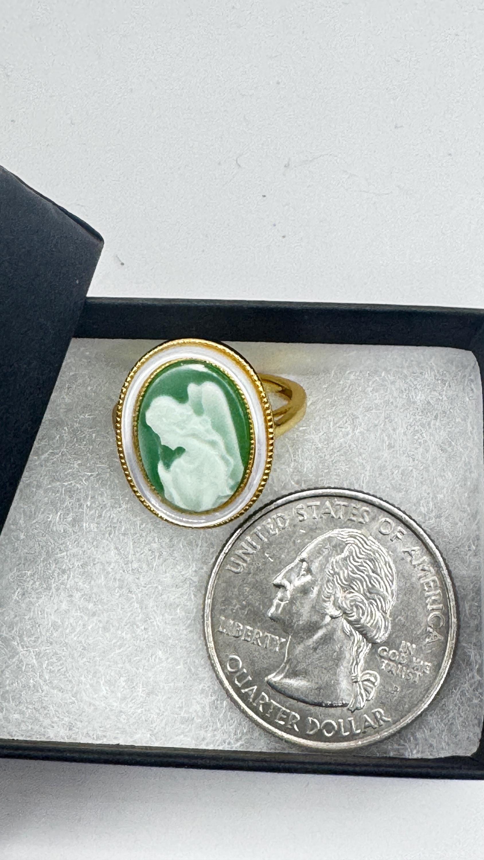 Vintage Green Onyx Angel Cameo Golden 925 Sterling Silver Cocktail Ring