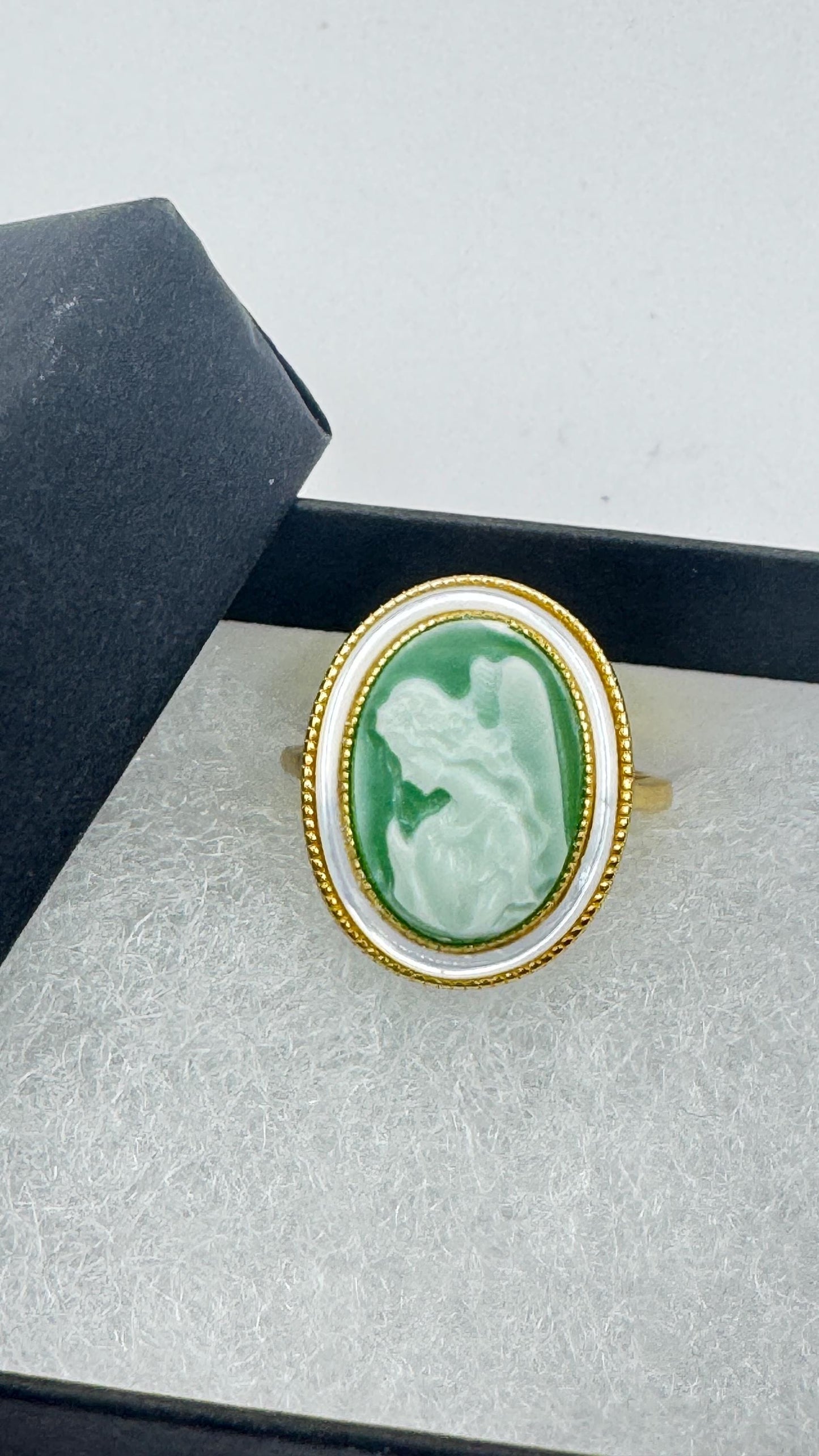 Vintage Green Onyx Angel Cameo Golden 925 Sterling Silver Cocktail Ring
