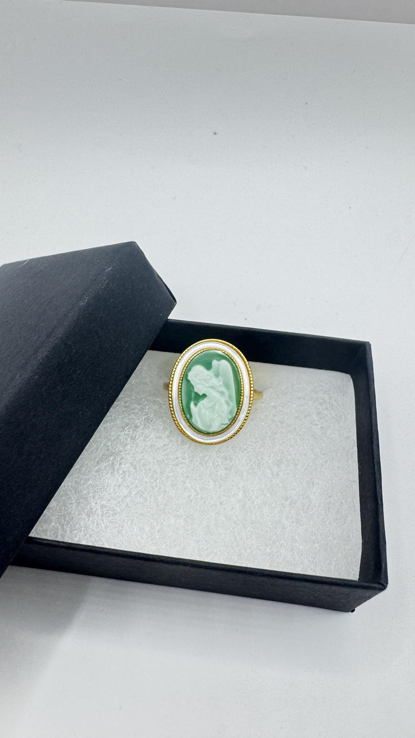 Vintage Green Onyx Angel Cameo Golden 925 Sterling Silver Cocktail Ring
