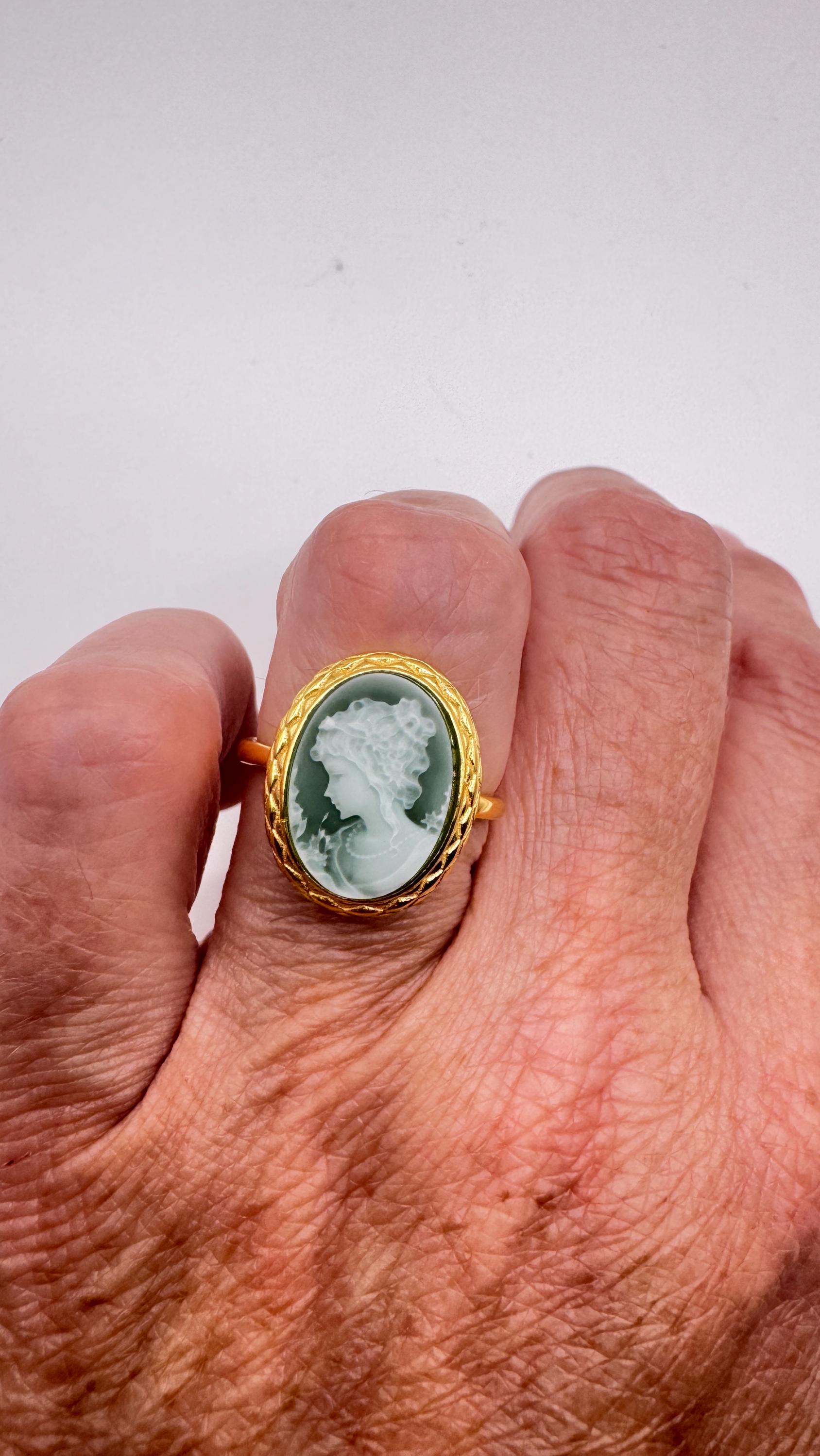 Vintage Green Onyx Cameo Golden 925 Sterling Silver Cocktail Ring