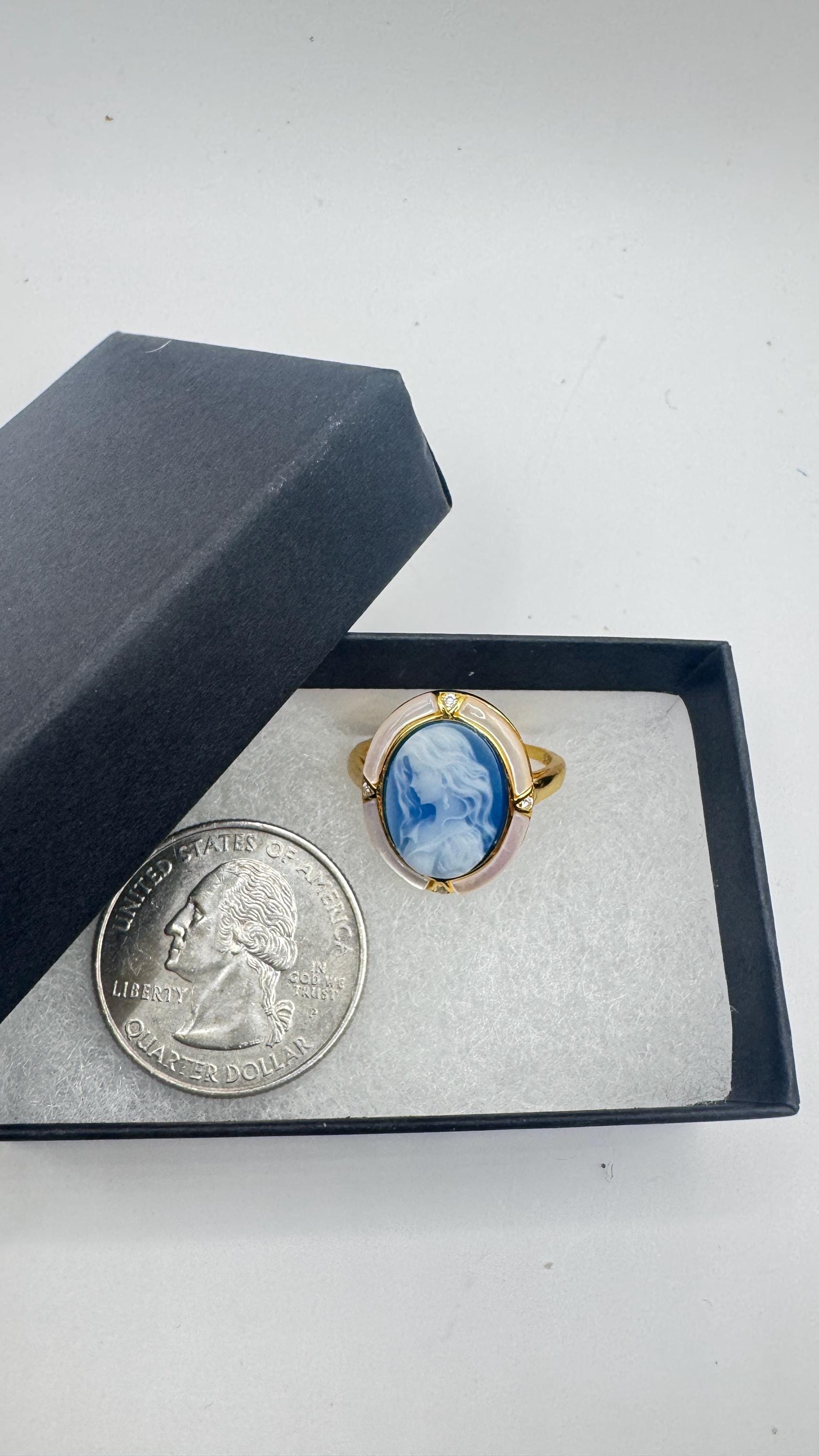 Vintage Blue Onyx Cameo Golden 925 Sterling Silver Cocktail Ring