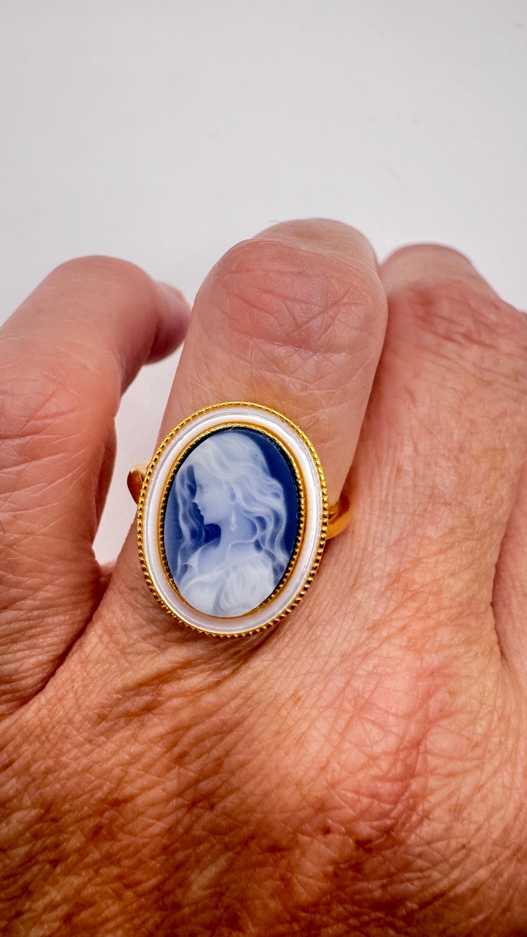 Vintage Blue Onyx Cameo Golden 925 Sterling Silver Cocktail Ring