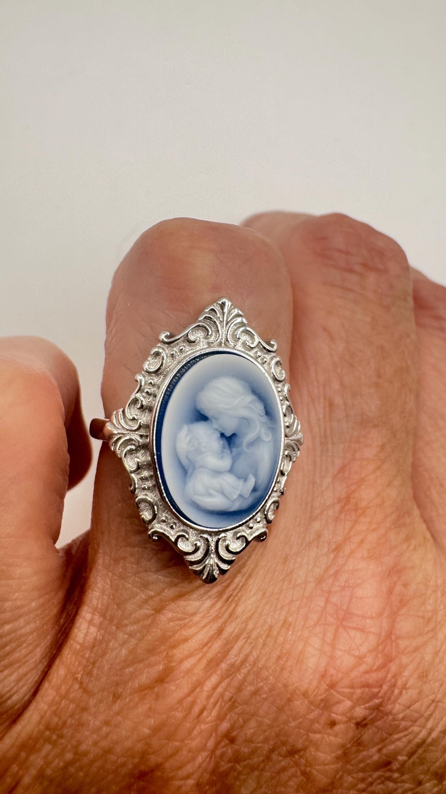 Vintage Blue Onyx Mother Cameo 925 Sterling Silver Cocktail Ring
