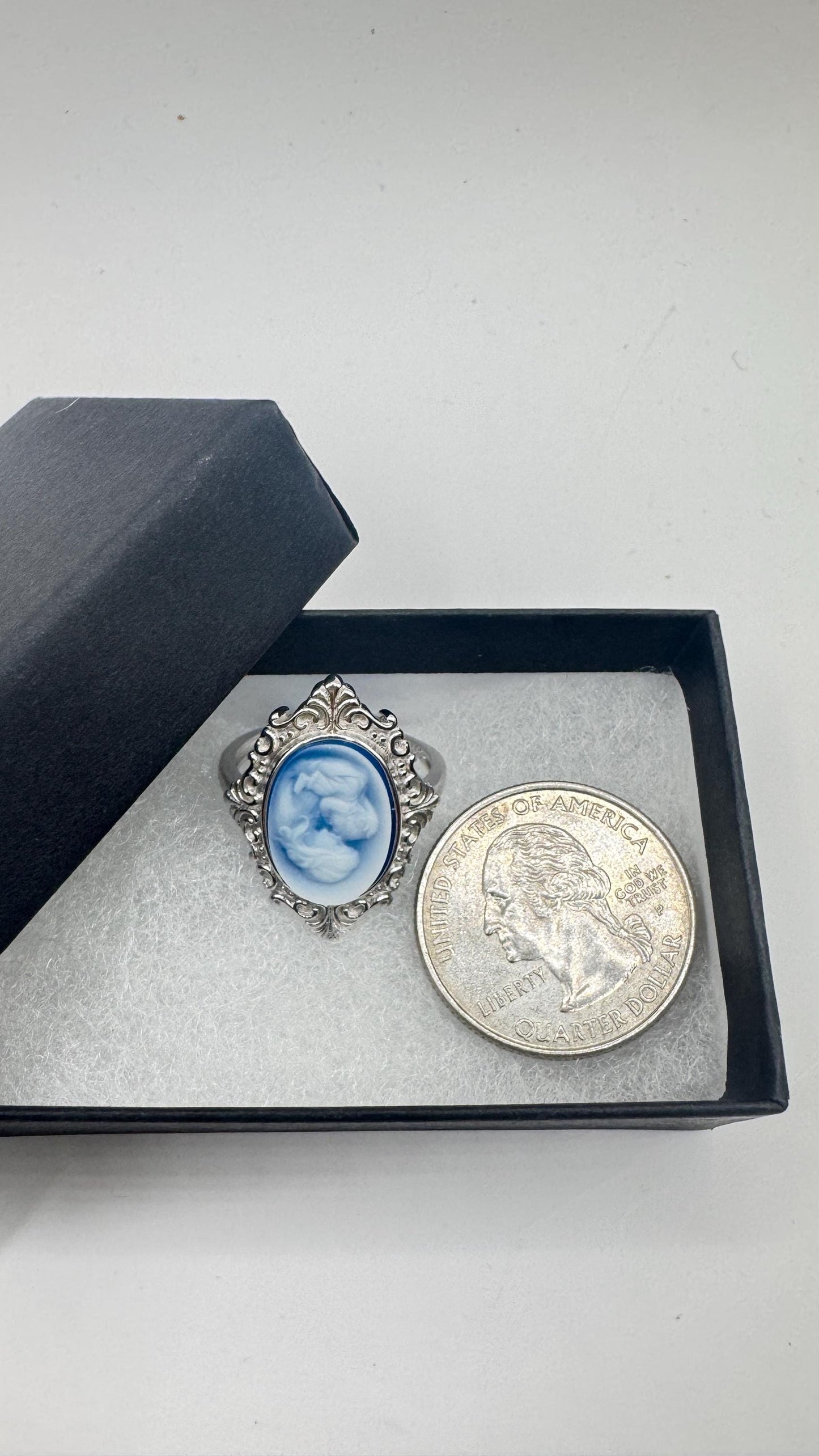 Vintage Blue Onyx Mother Cameo 925 Sterling Silver Cocktail Ring