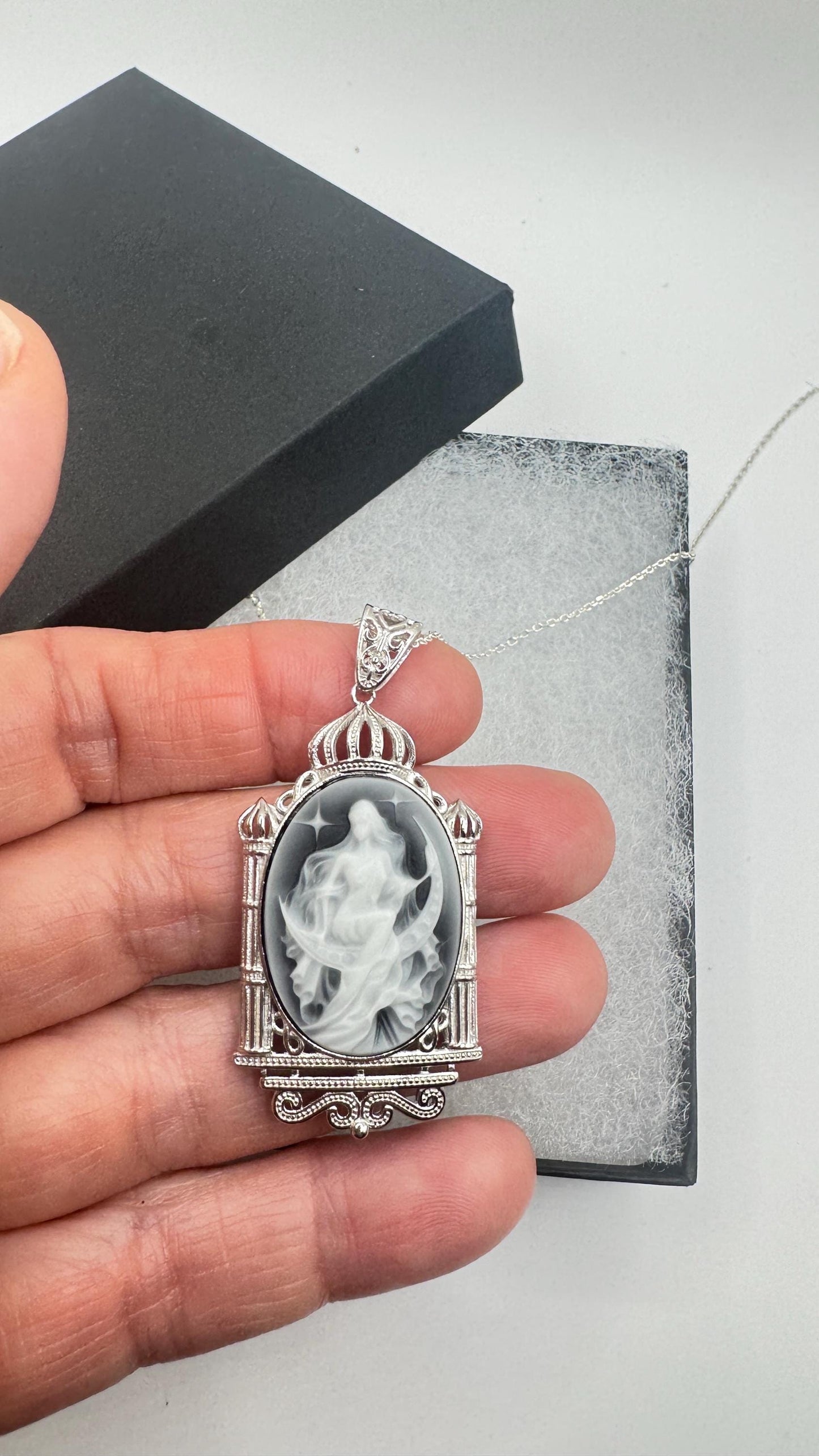 Vintage Moon Goddess Genuine Black Onyx Cameo 925 Sterling Silver Necklace