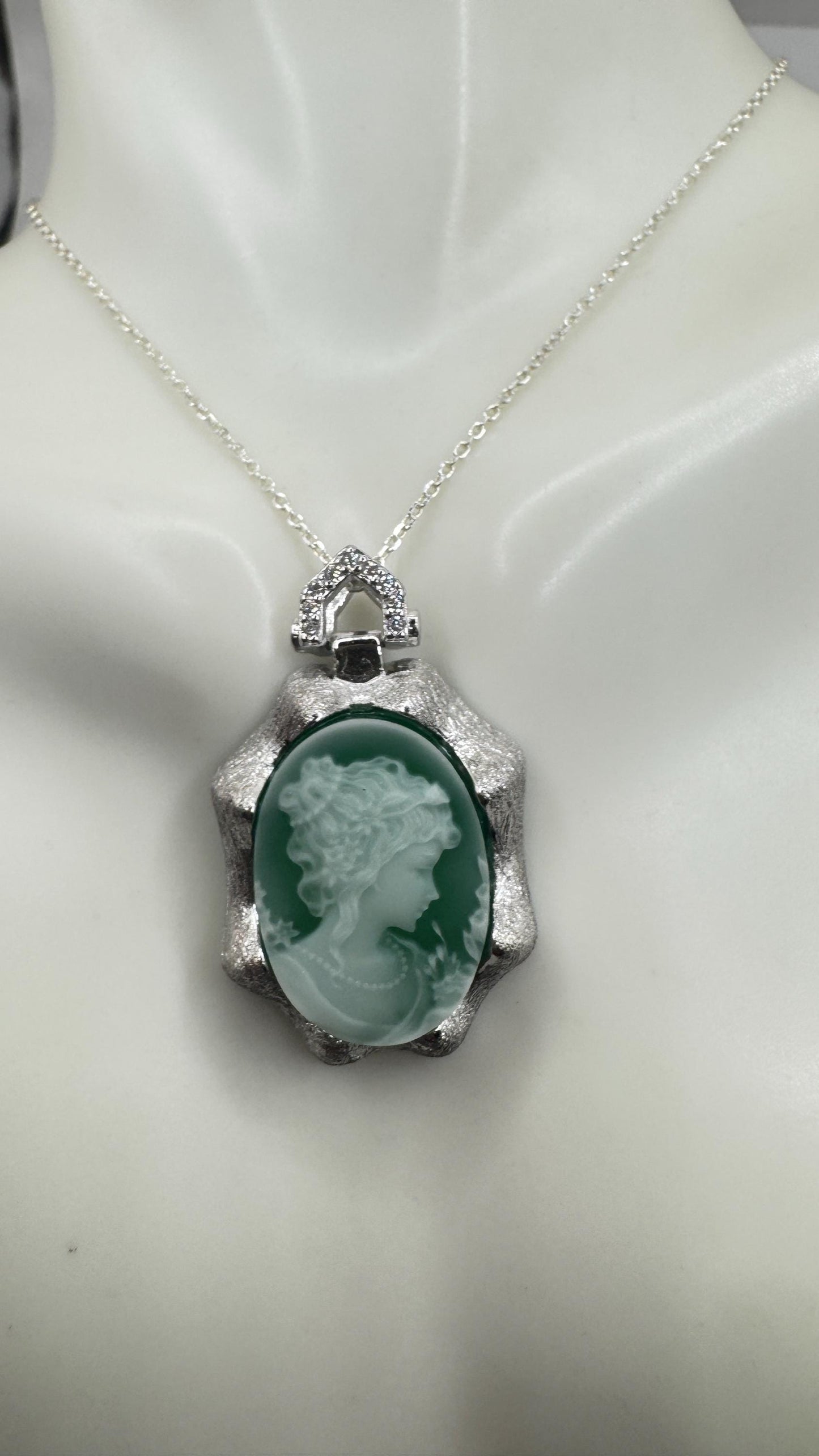 Vintage Carved Green Onyx Cameo 925 Sterling Silver Necklace Choker